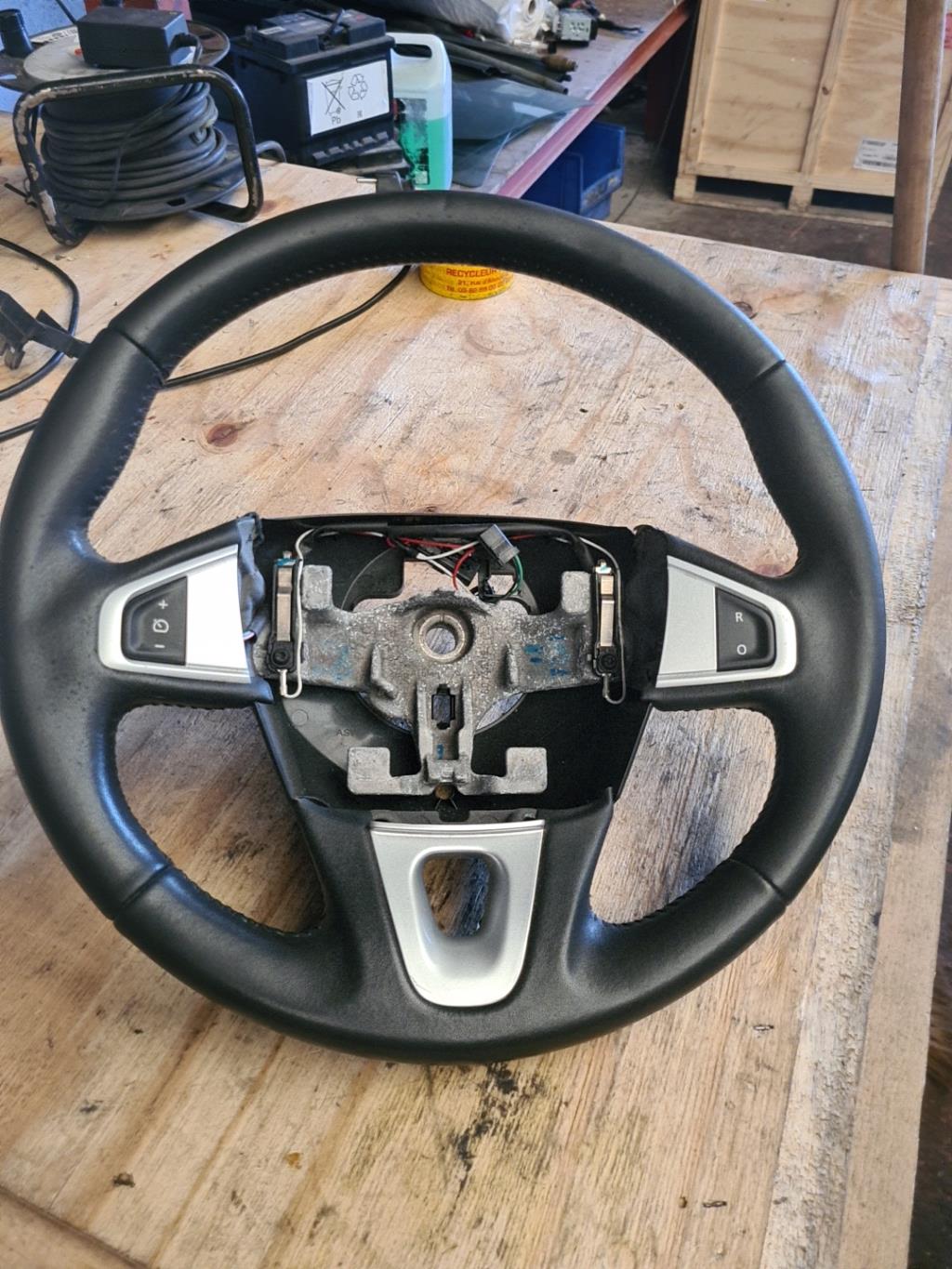 Volant RENAULT SCENIC 3 PHASE 2 Diesel - 1