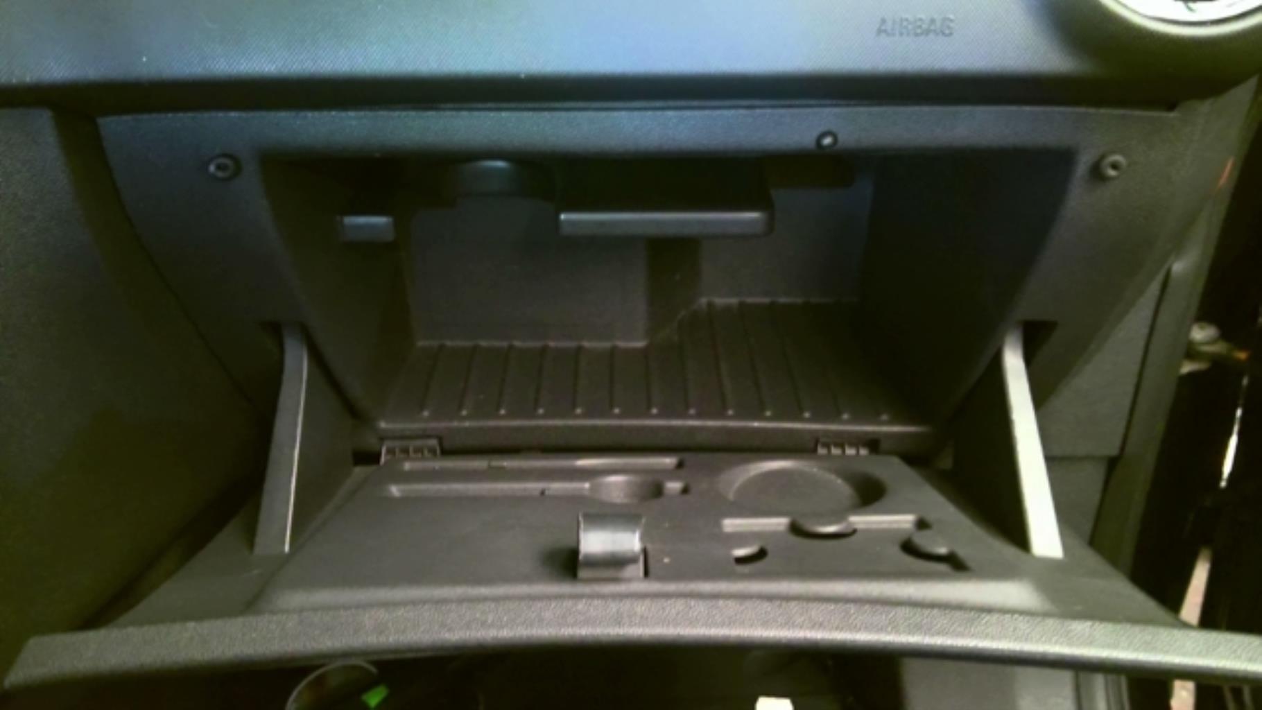 Boite a gants OPEL CORSA D PHASE 1 Diesel - 1
