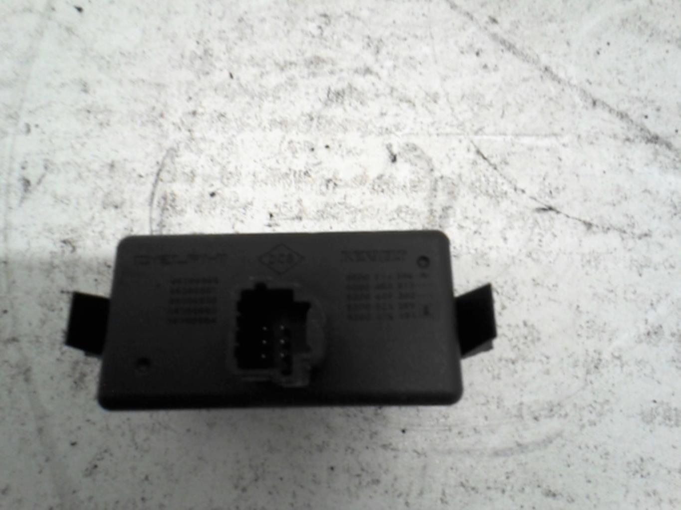 Bouton de warning RENAULT CLIO 3  - 1