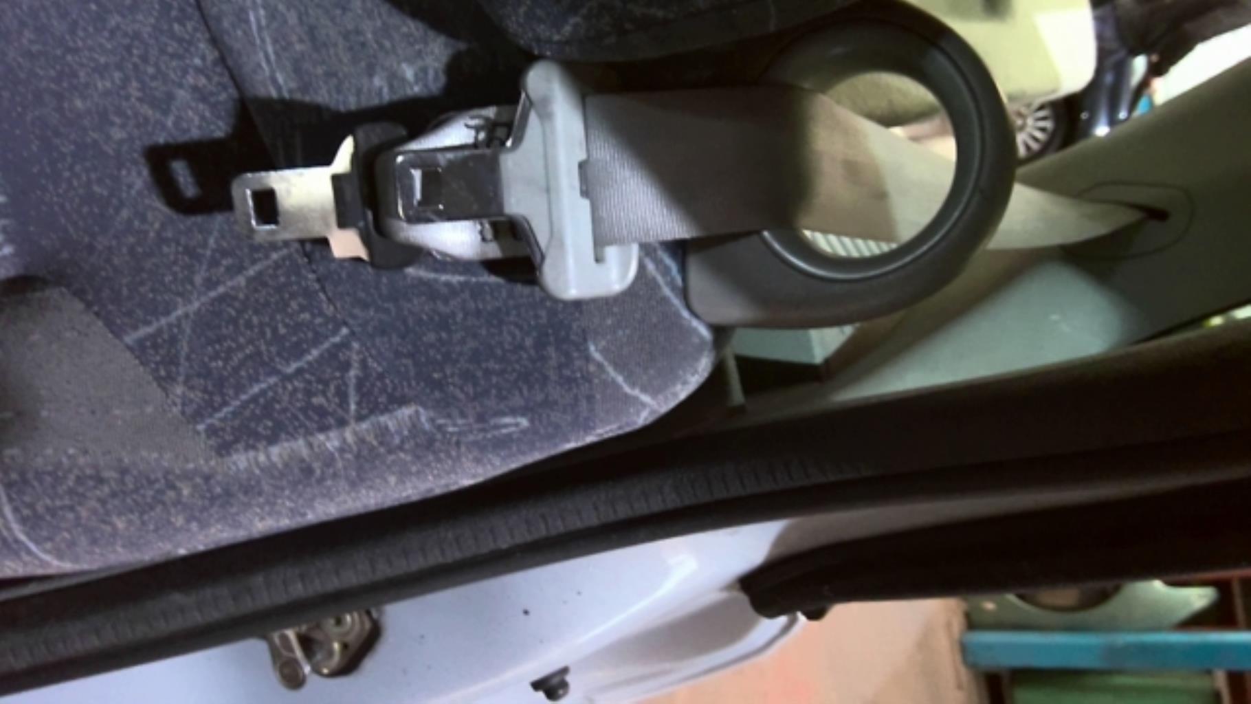 Ceinture arriere gauche RENAULT SCENIC 1 PHASE 2 Essence - 1