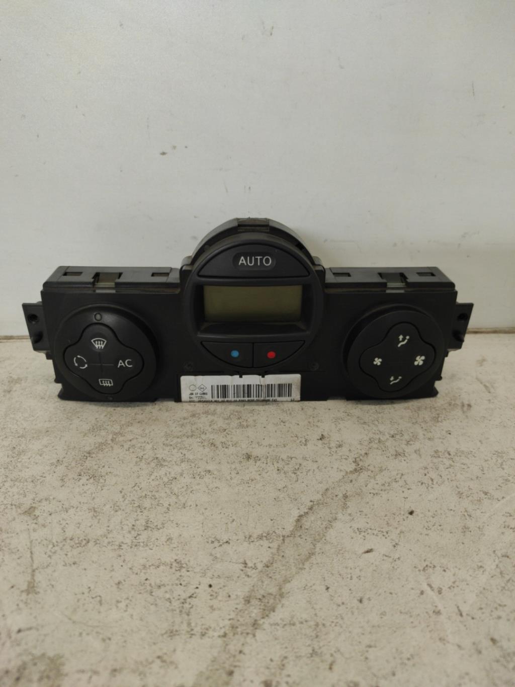 Commande chauffage RENAULT SCENIC 2  - 1