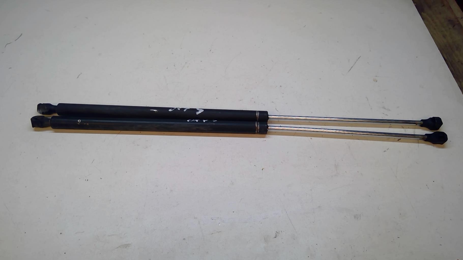 Verin de coffre CITROEN SAXO  - 1