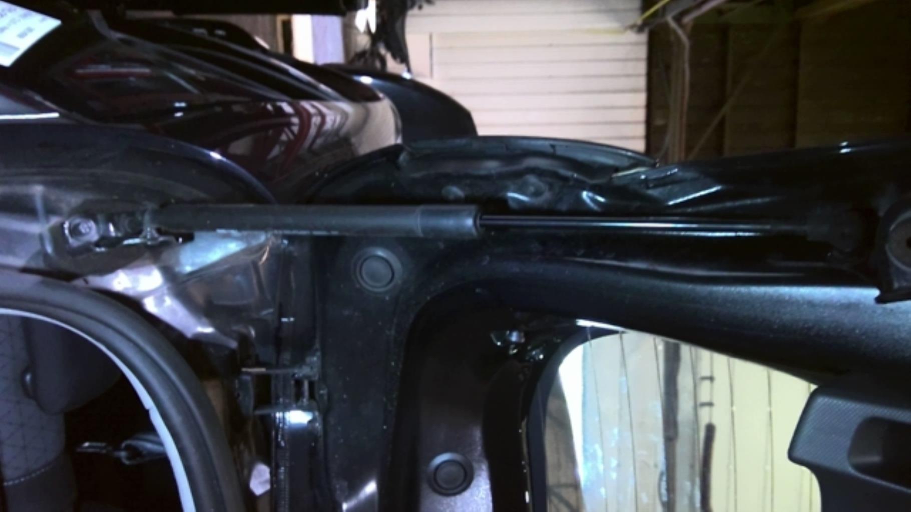 Verin de coffre RENAULT CLIO 4 PHASE 1 Diesel - 1