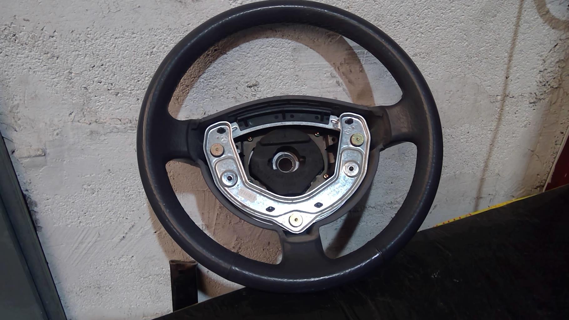 Volant MERCEDES CLASSE A 168 PHASE 1 Essence - 1