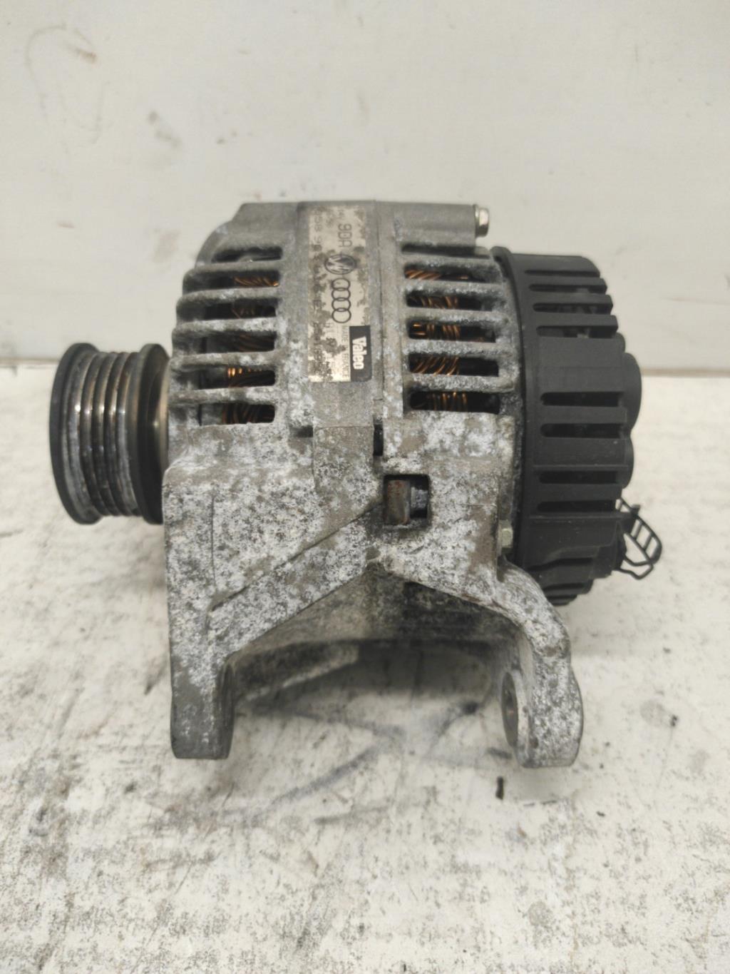 Alternateur AUDI A4 1 PHASE 1 Essence - 1