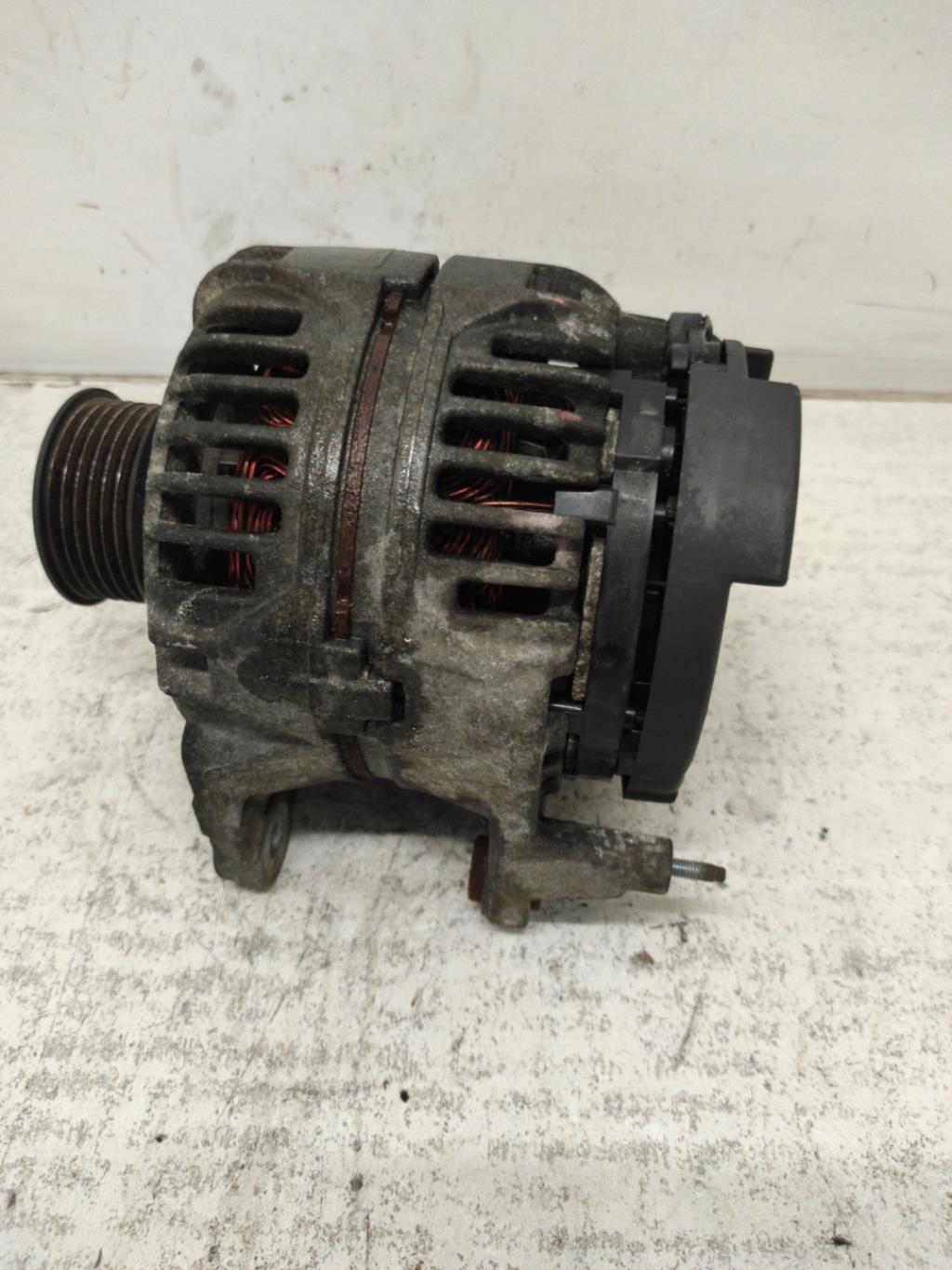 Alternateur VOLKSWAGEN GOLF 4 Essence - 1