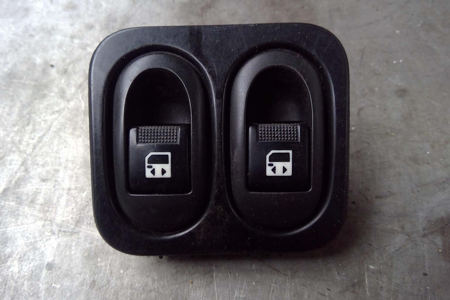 Bouton/Interrupteur PEUGEOT 1007 Diesel - 1
