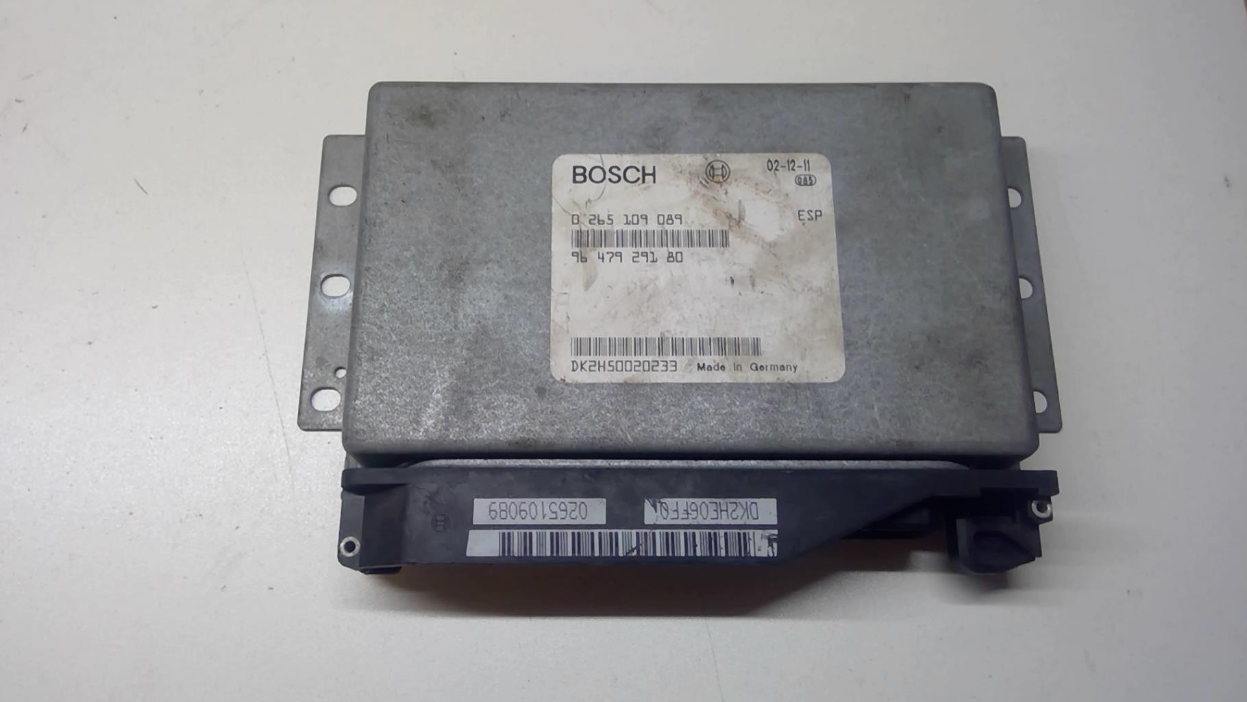 Calculateur PEUGEOT 406 Essence - 1