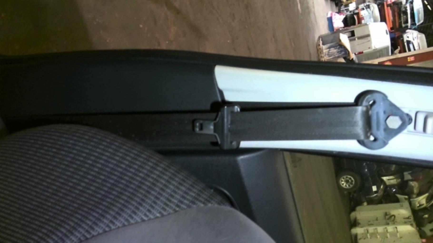 Ceinture avant droit CITROEN C3 1 PHASE 1 Essence - 1