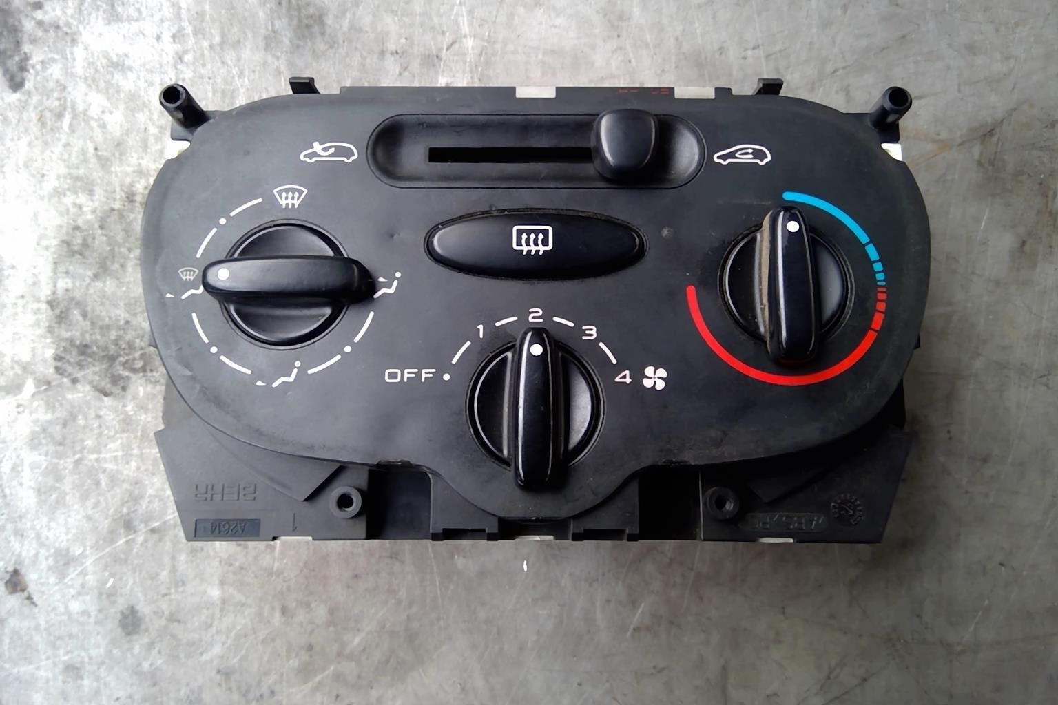 Commande chauffage PEUGEOT 206 PHASE 1 BREAK Diesel - 1