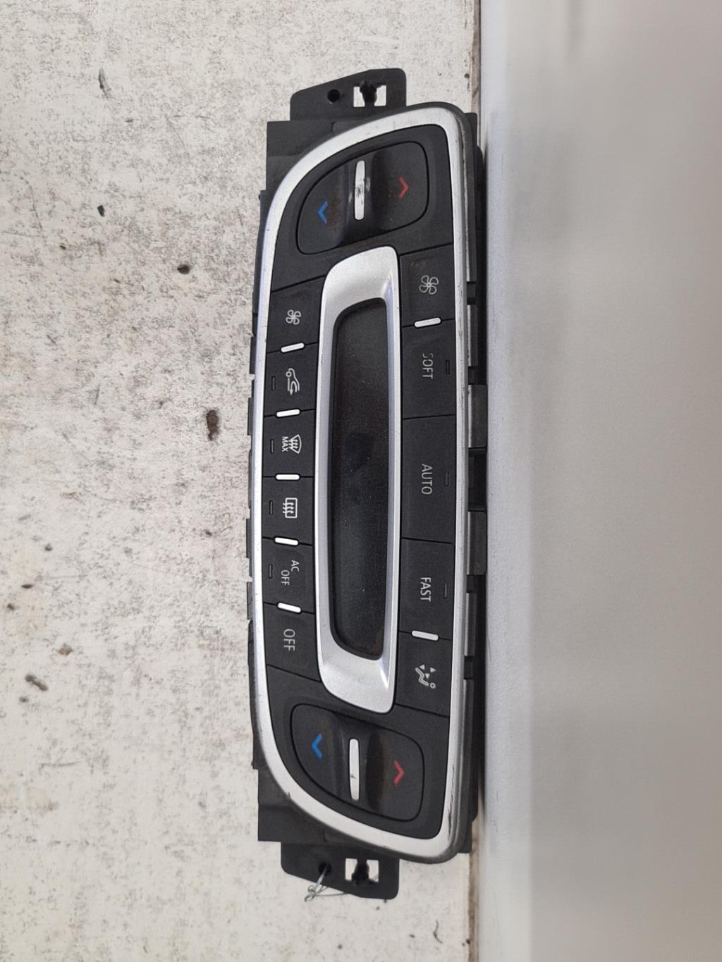Commande chauffage RENAULT MEGANE 3  - 1