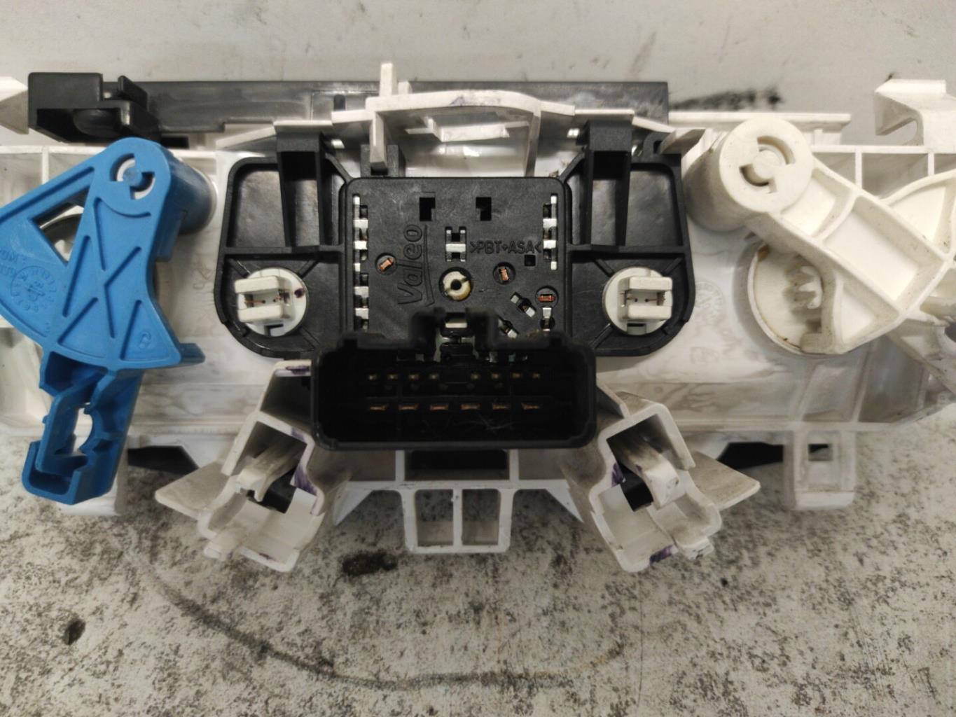 Commande chauffage RENAULT TWINGO 2 PHASE 2 Essence - 1