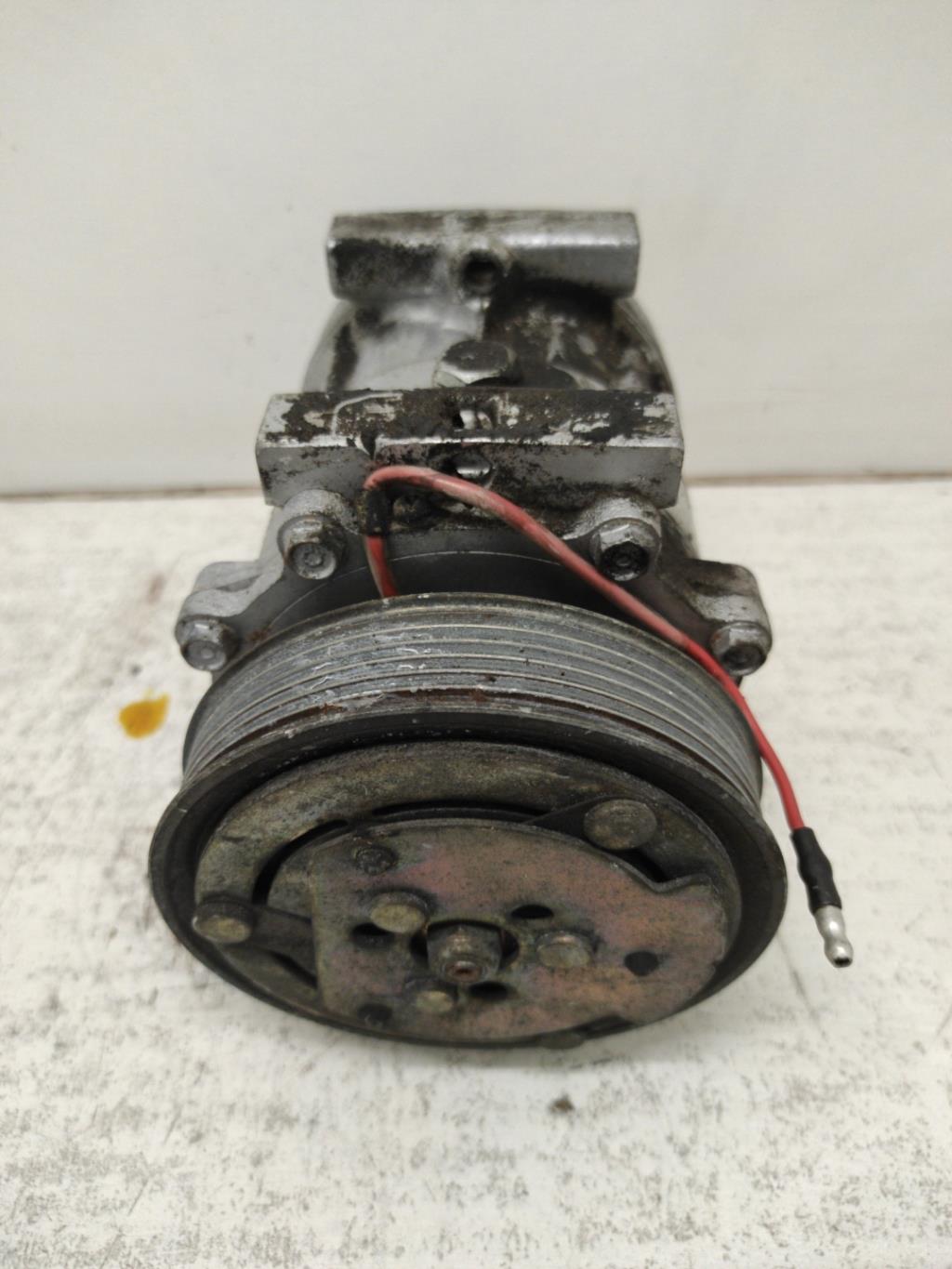 Compresseur clim RENAULT CLIO 1 PHASE 2 Essence - 1