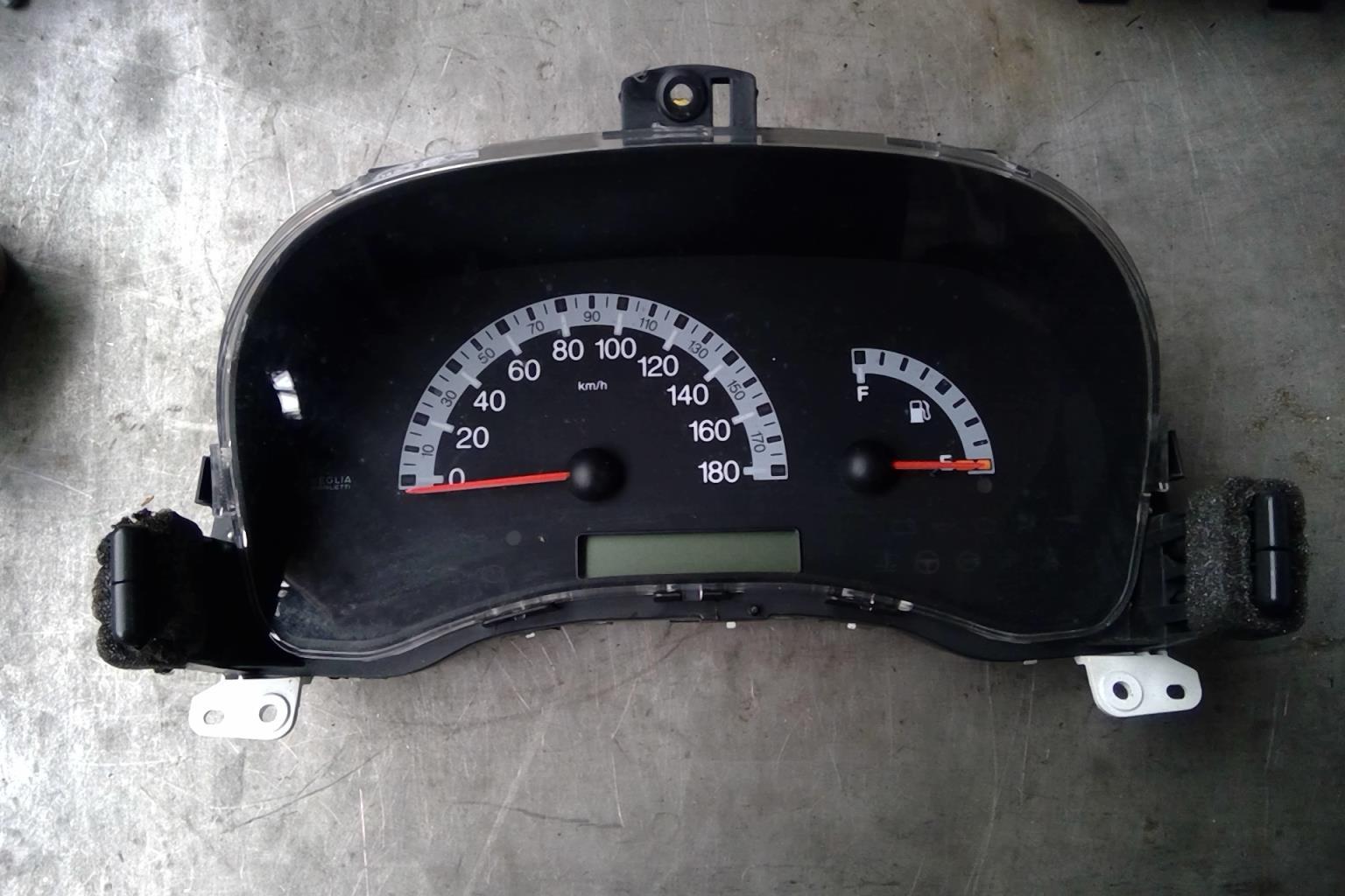 Compteur FIAT PUNTO 2 PHASE 1 Essence - 1