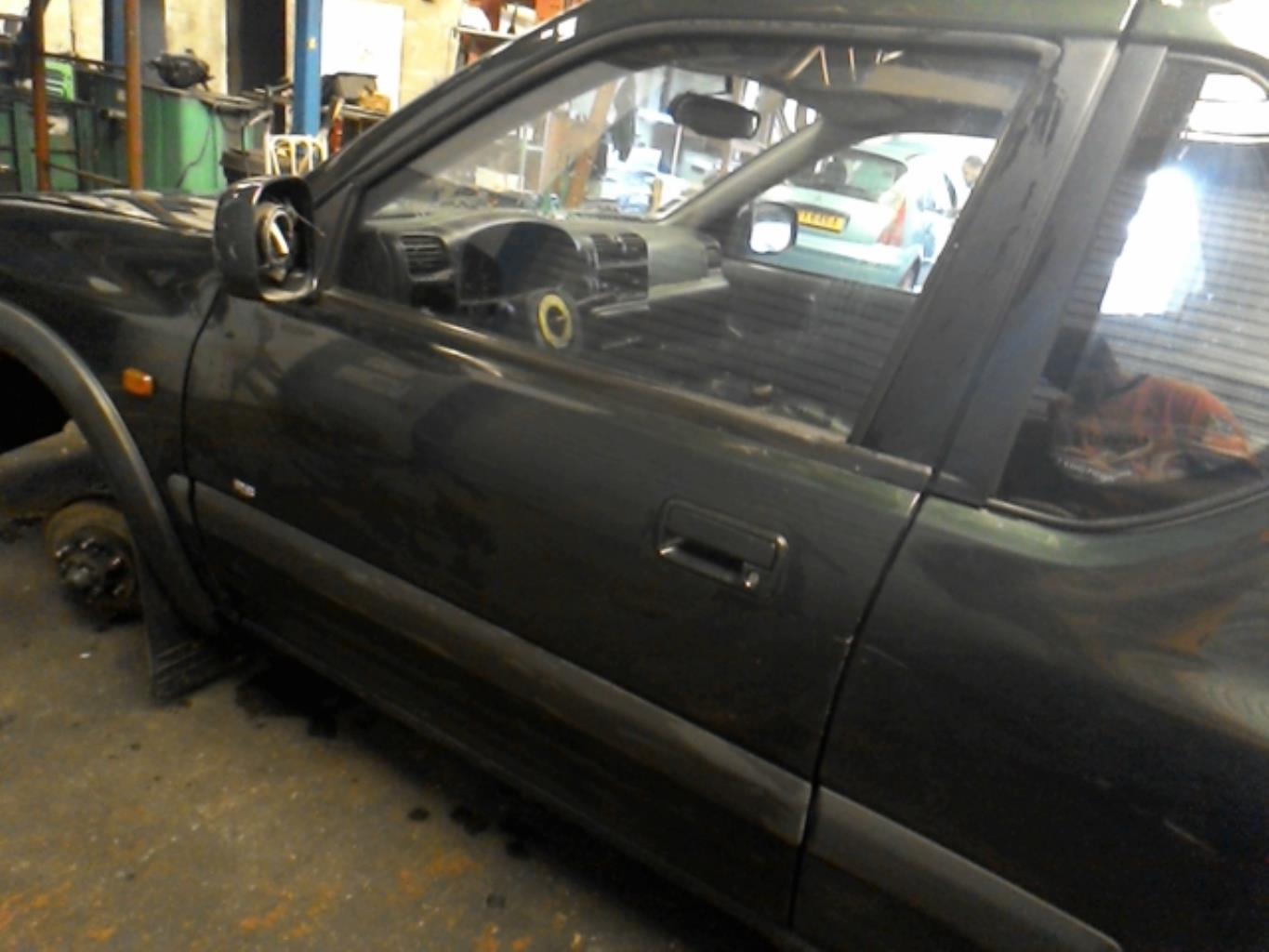 Porte avant gauche OPEL FRONTERA B Diesel - 1