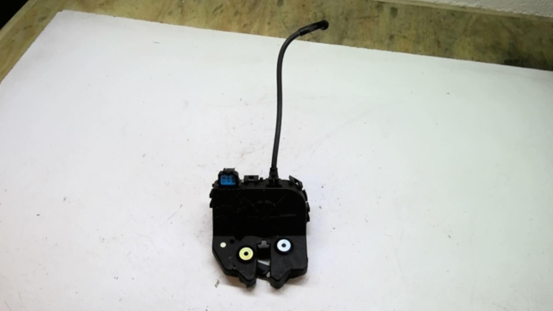 Serrure de coffre FORD MONDEO 2  - 1