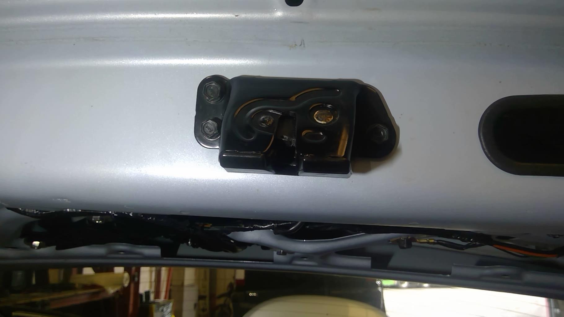 Serrure de coffre HYUNDAI I 10 1 PHASE 2 Essence - 1