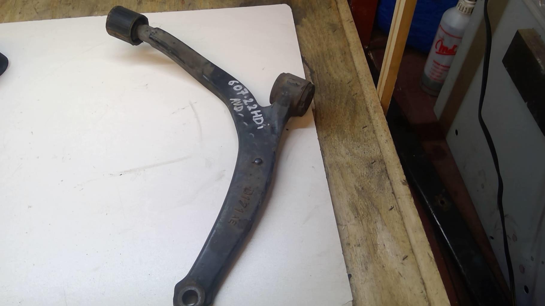 Triangle avant droit PEUGEOT 607 Diesel - 1