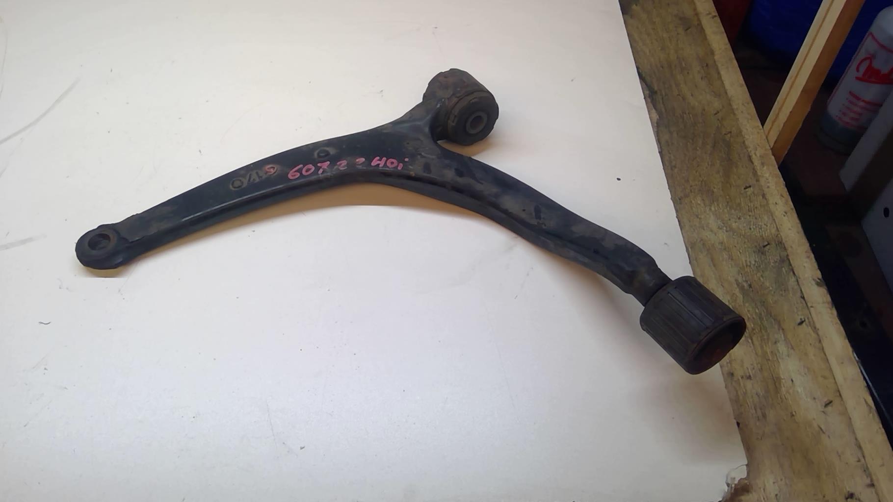 Triangle avant gauche PEUGEOT 607 Diesel - 1