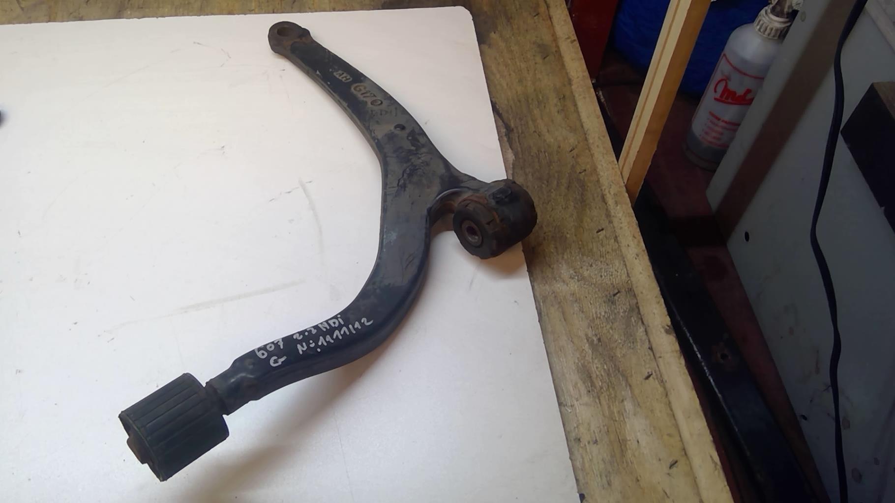 Triangle avant gauche PEUGEOT 607 Diesel - 1