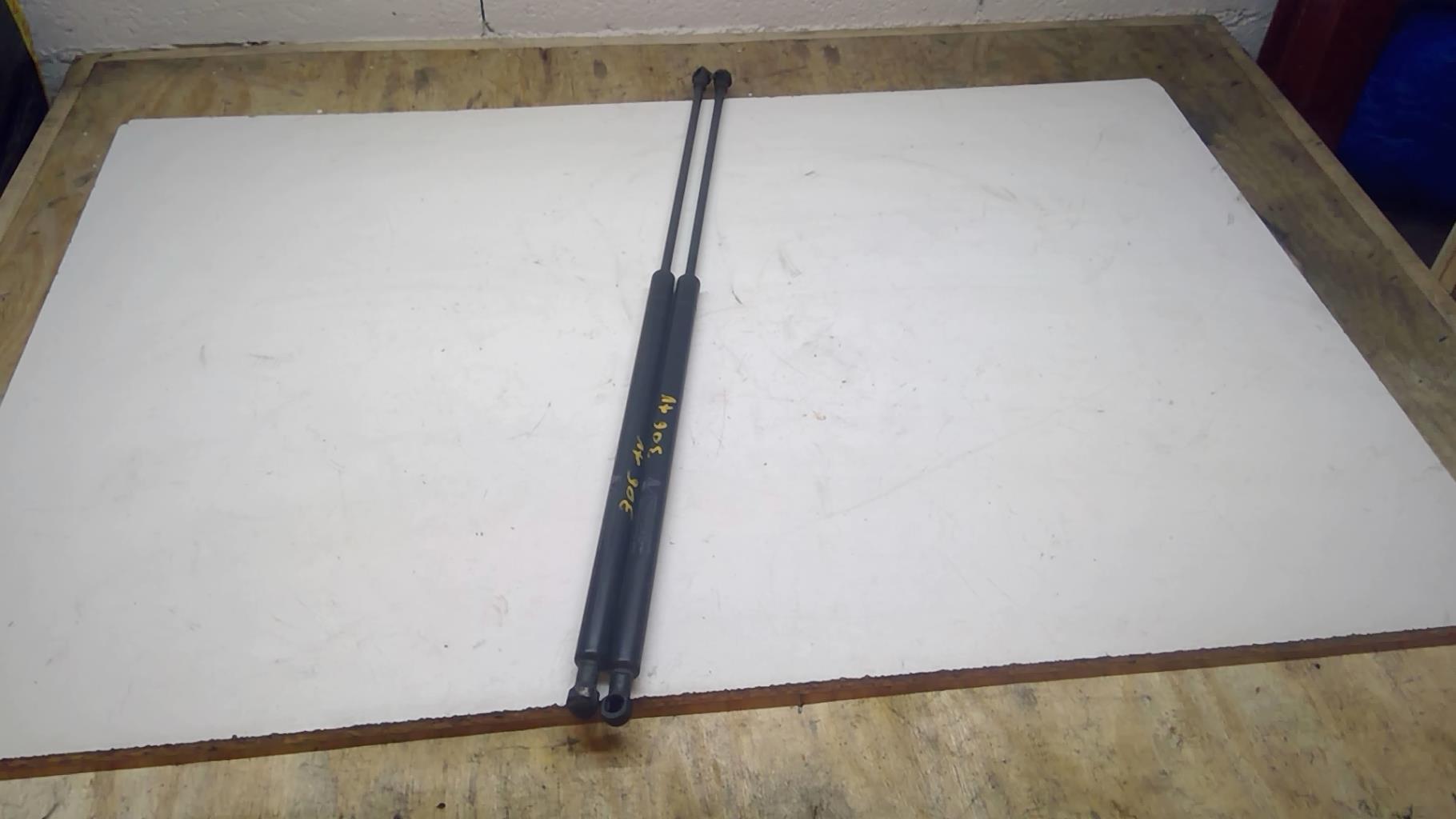 Verin de capot PEUGEOT 306  - 1