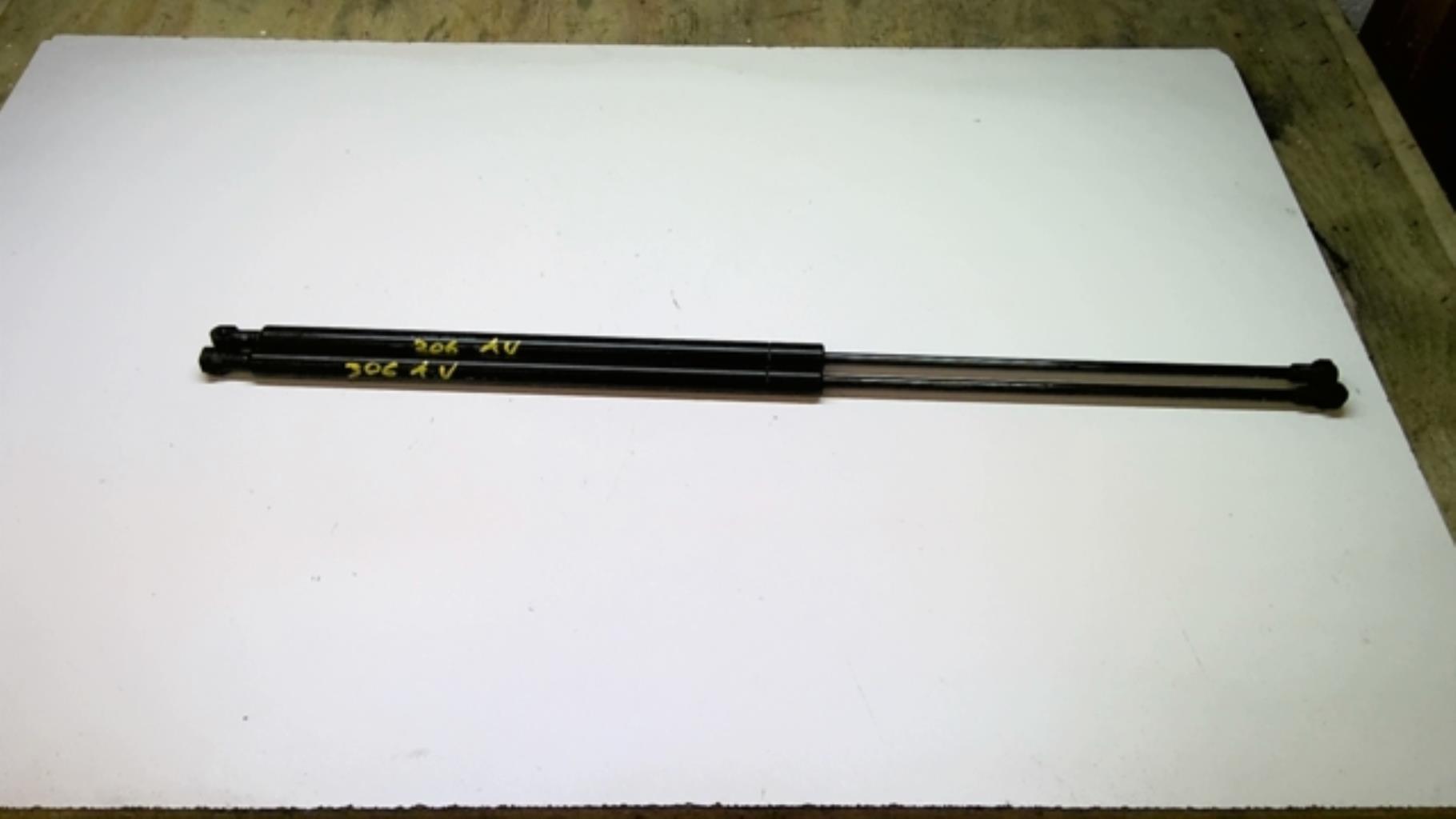 Verin de capot PEUGEOT 306  - 1