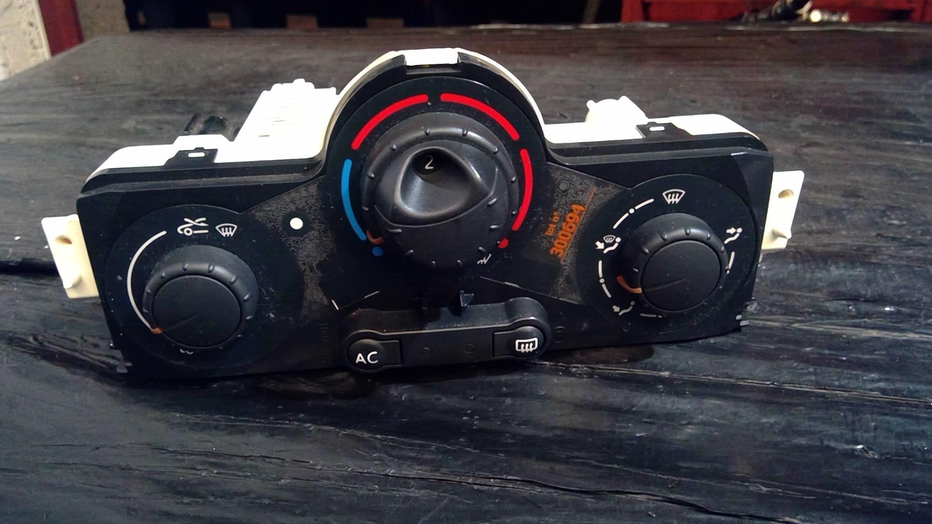 Commande chauffage RENAULT MEGANE 2 PHASE 1 Diesel - 1