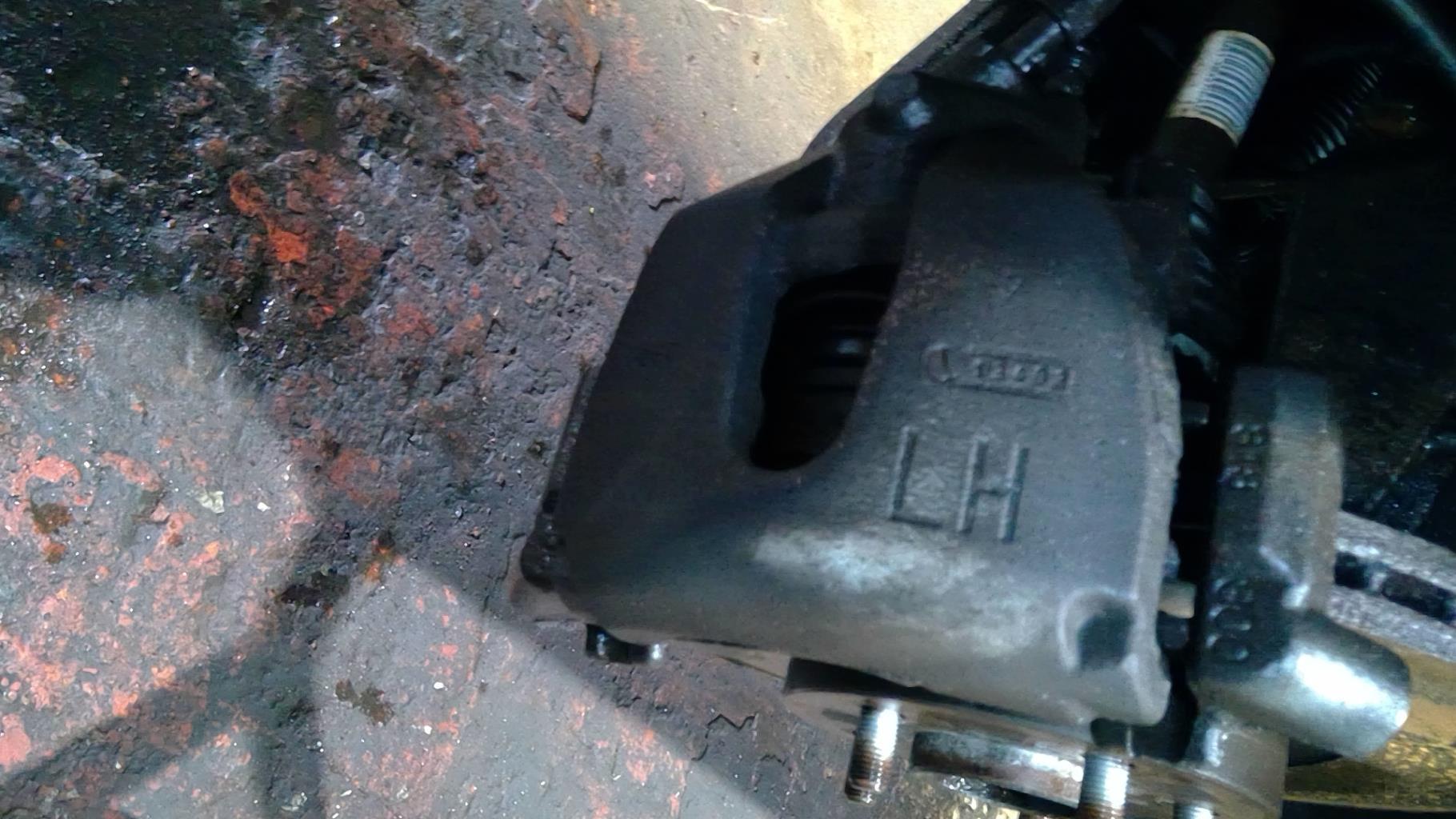 Etrier avant gauche (freinage) FORD C-MAX 1 PHASE 2 Diesel - 1
