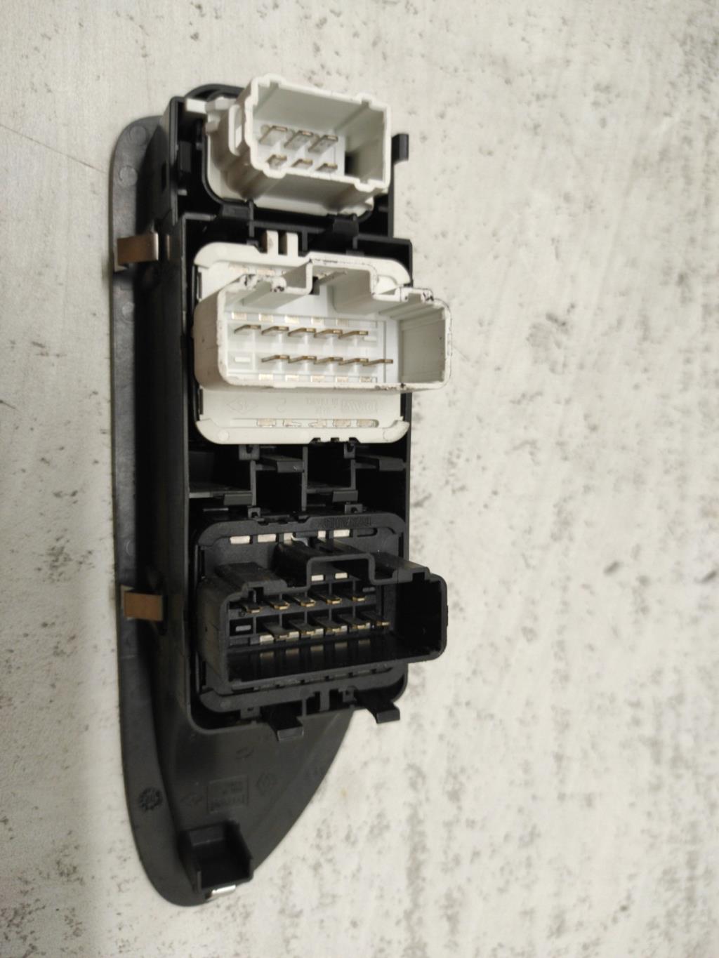 Interrupteur de leve vitre RENAULT LAGUNA 2 PHASE 1 Diesel - 1
