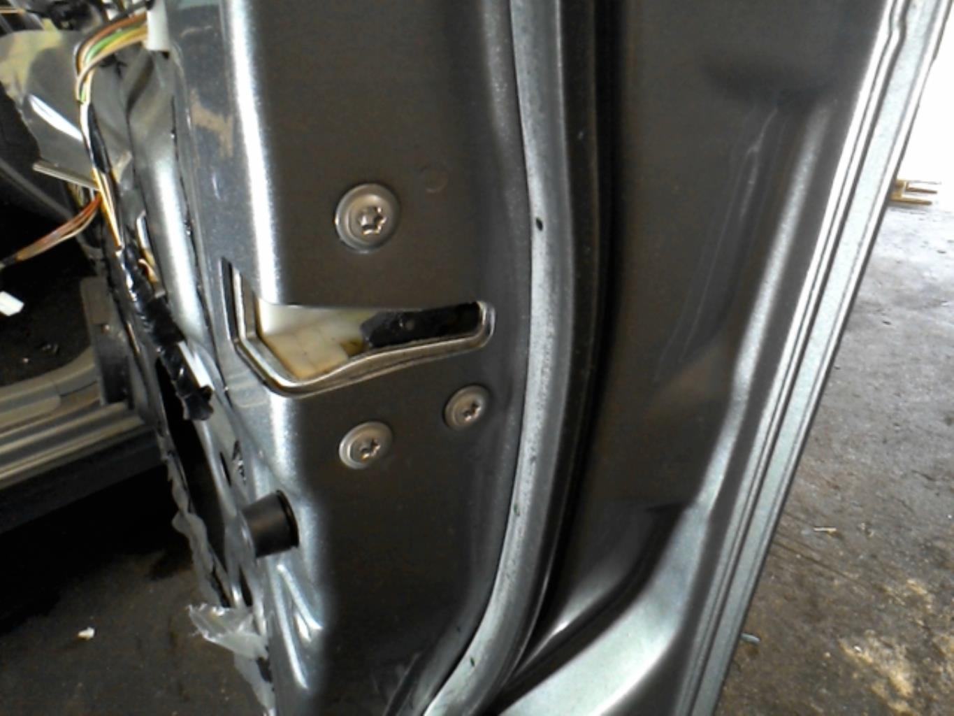 Serrure avant droit SUZUKI SX4 1 Diesel - 1