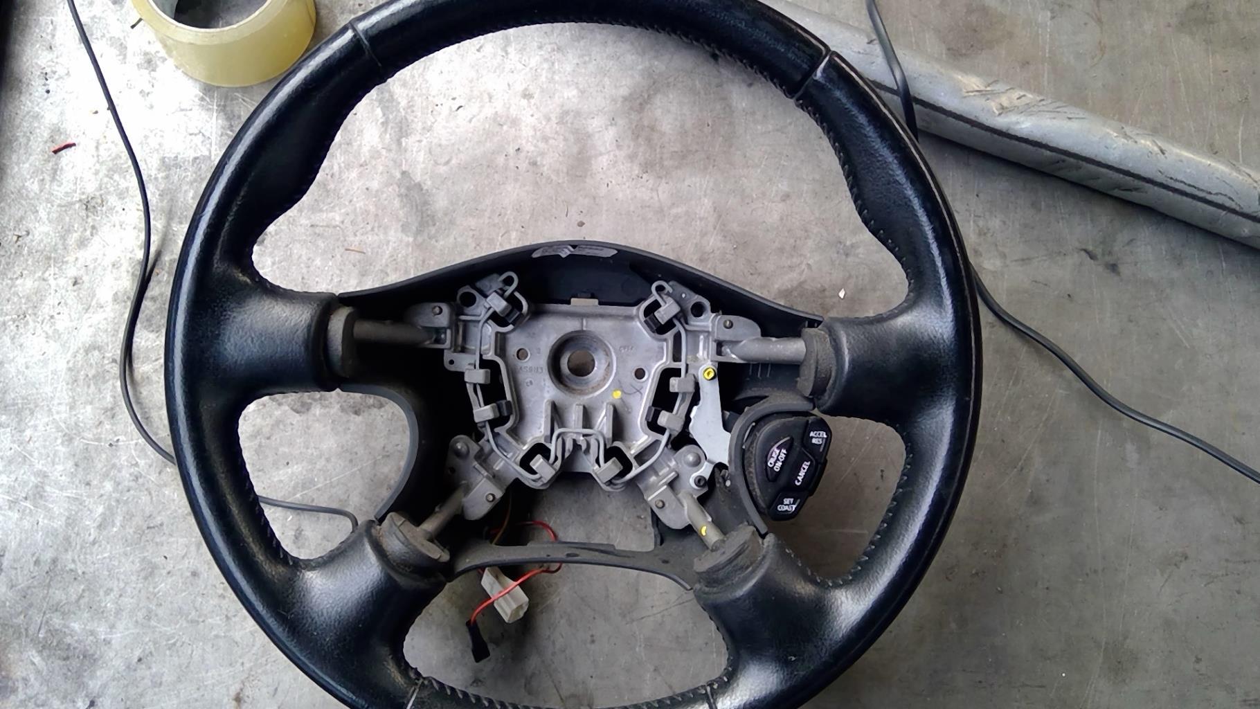 Volant NISSAN PRIMERA 3 Essence - 1