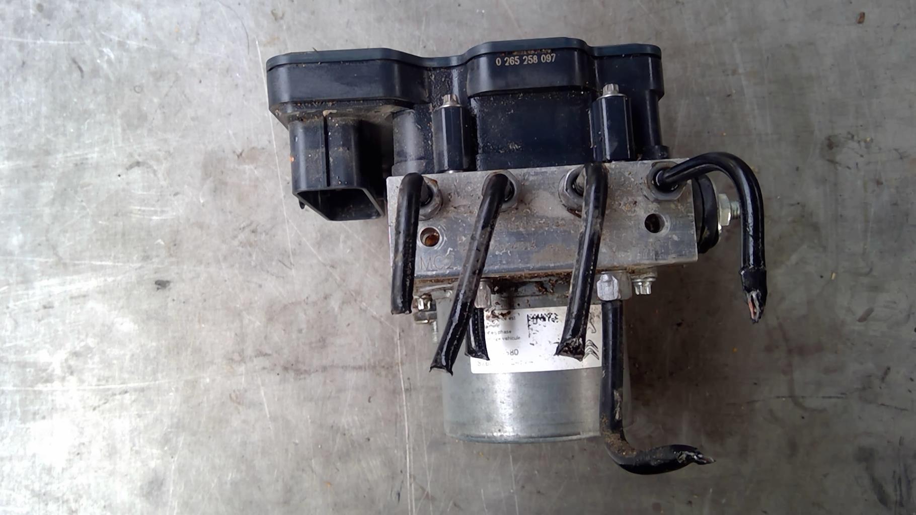 Bloc ABS (freins anti-blocage) CITROEN C4 CACTUS Essence - 1