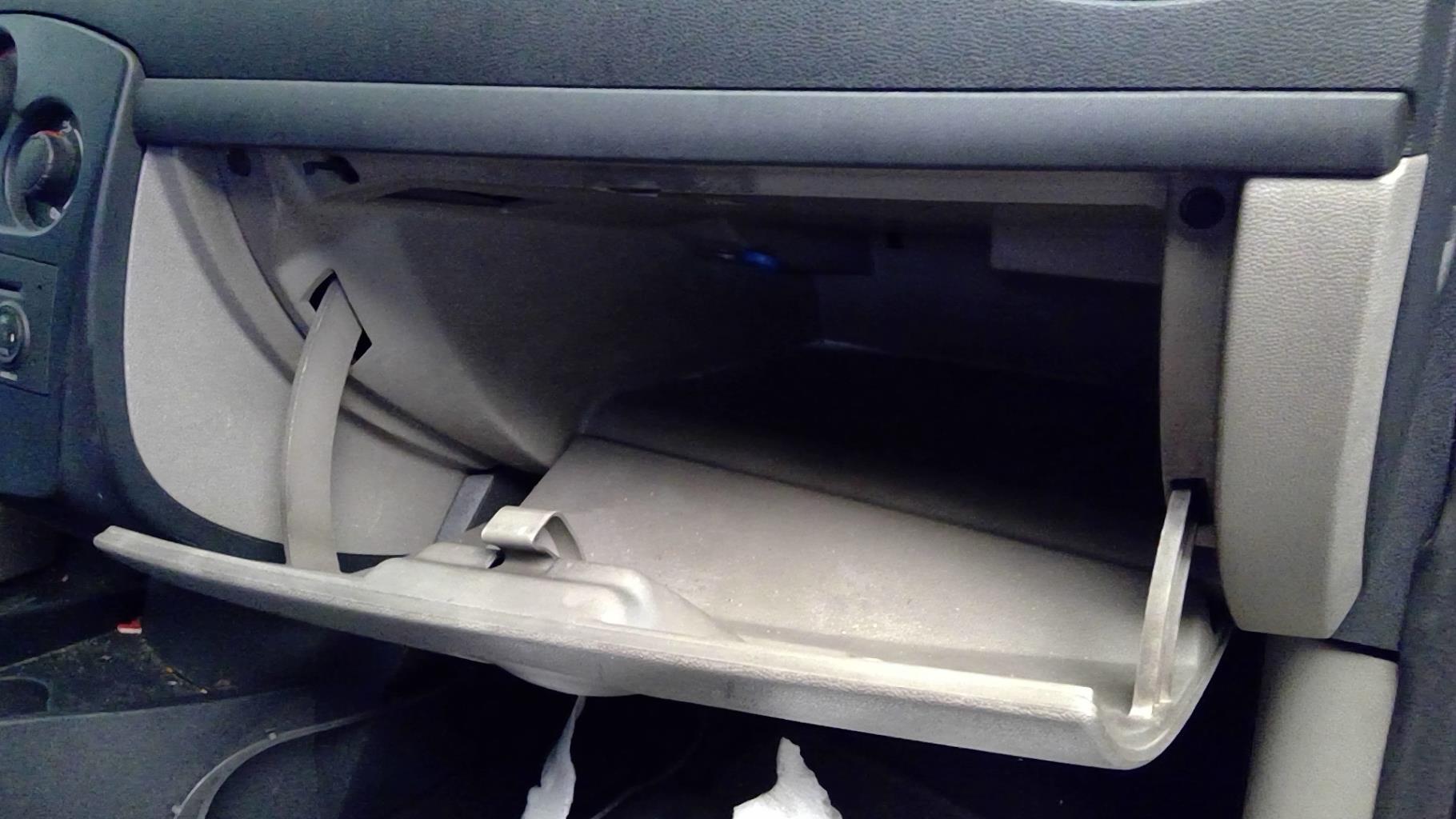 Boite a gants RENAULT CLIO 3 PHASE 1 Diesel - 1