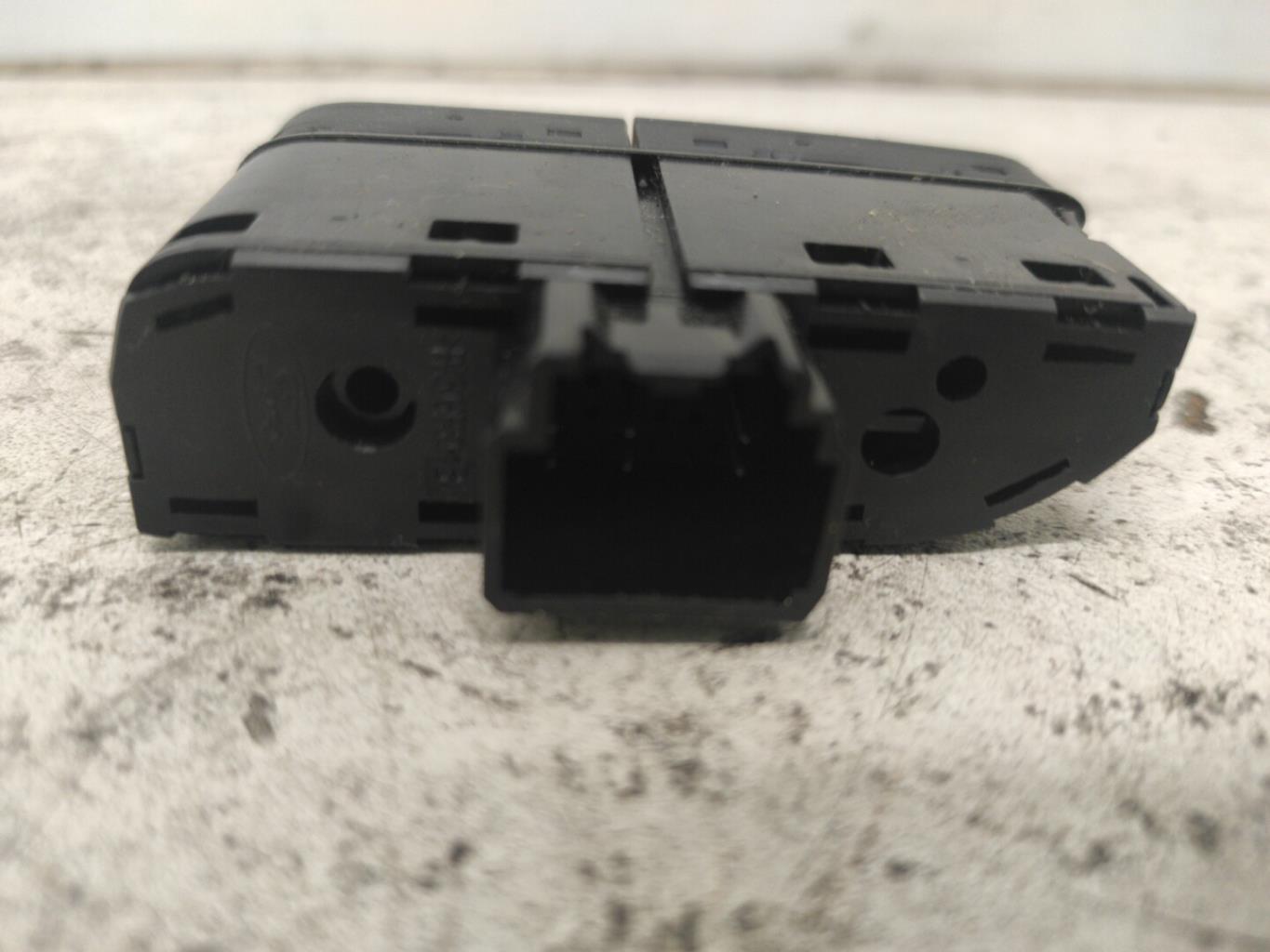 Bouton/Interrupteur FORD FOCUS 3 PHASE 1  - 1