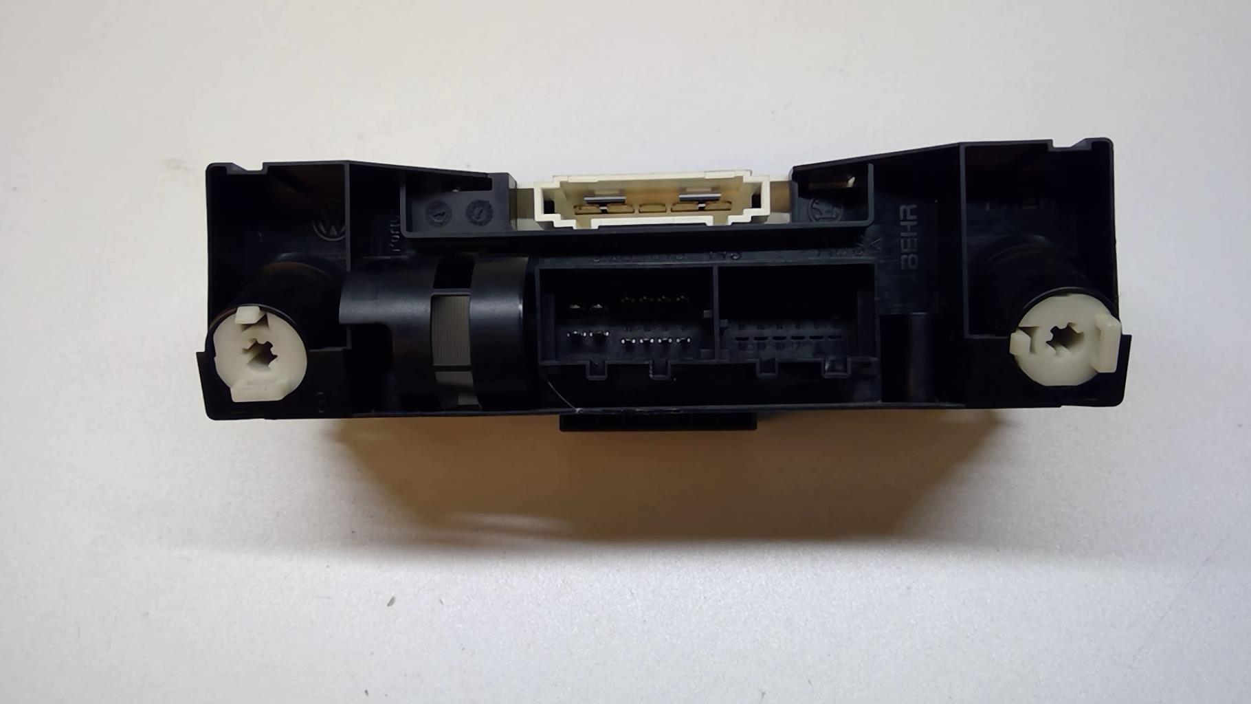 Commande chauffage VOLKSWAGEN FOX Essence - 1