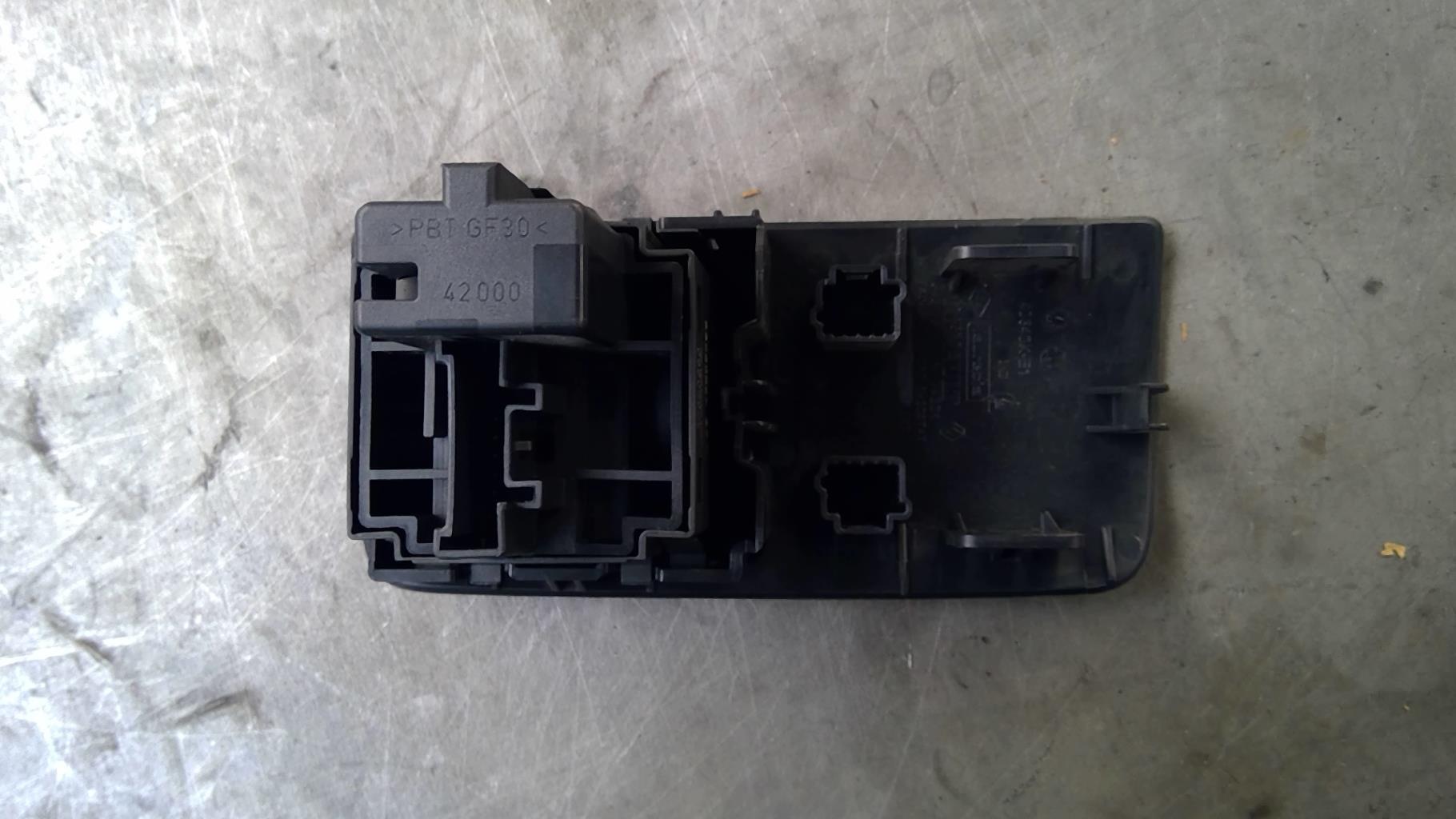 Commande de reglage hauteur de phare RENAULT MEGANE 3 PHASE 1 Diesel - 1