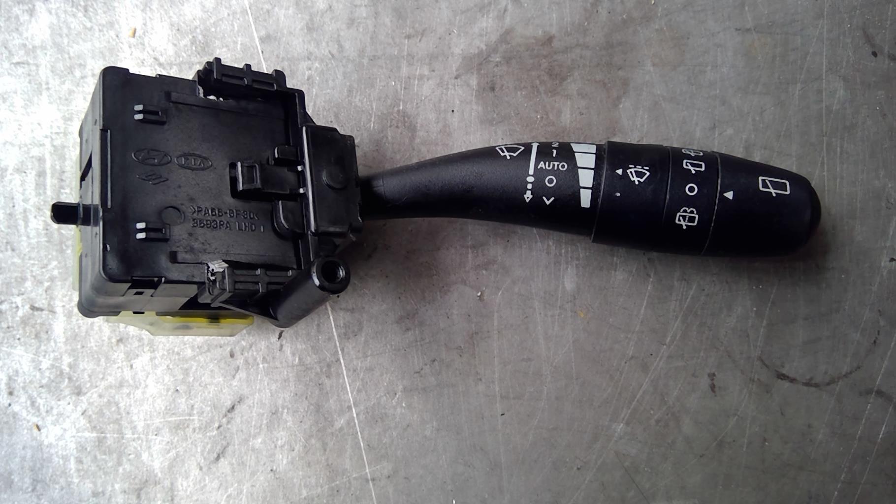 Commodo d'essuie glaces HYUNDAI I 30 1 PHASE 1 BREAK Diesel - 1