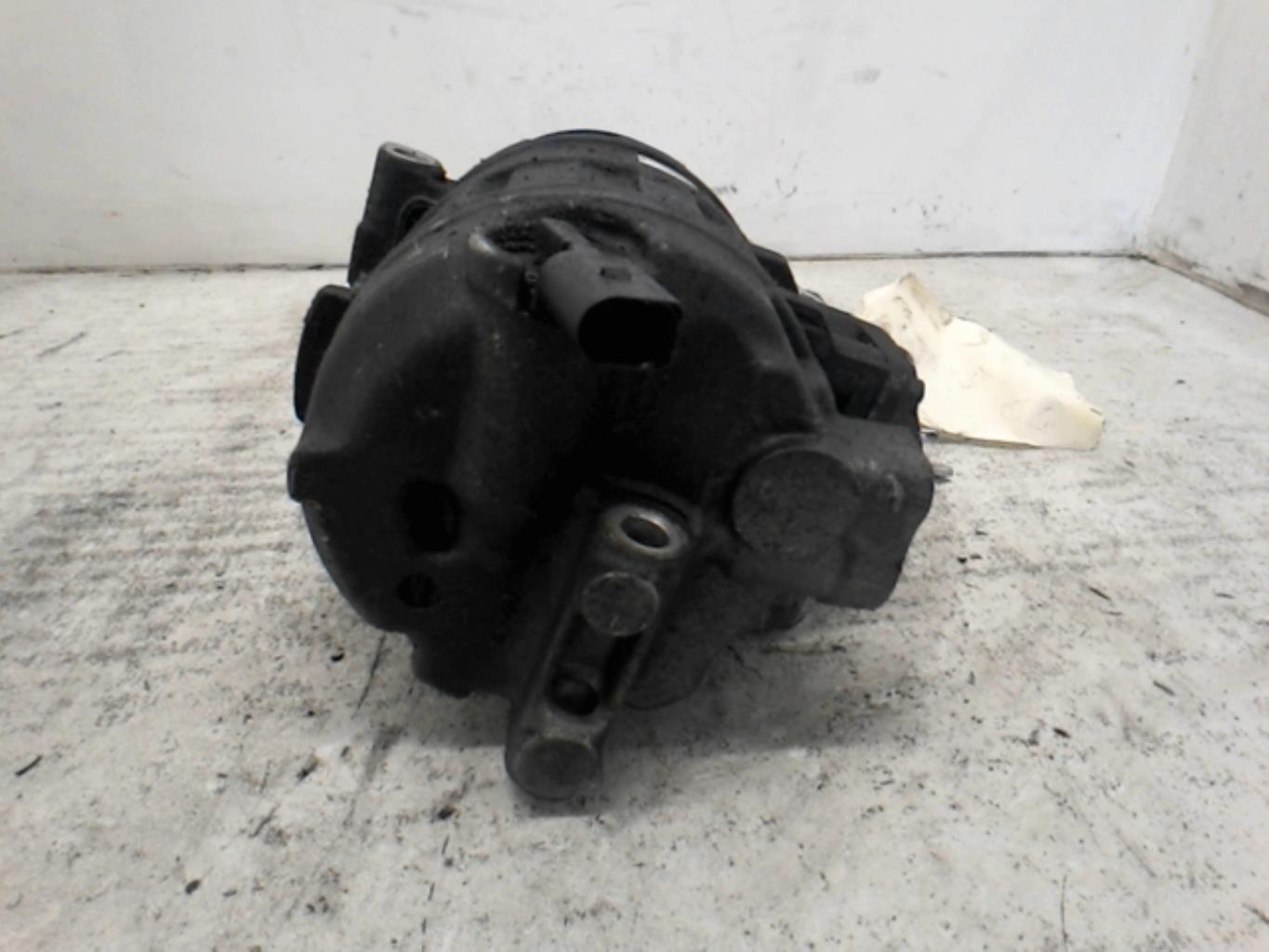 Compresseur clim VOLKSWAGEN GOLF 5 Essence - 1