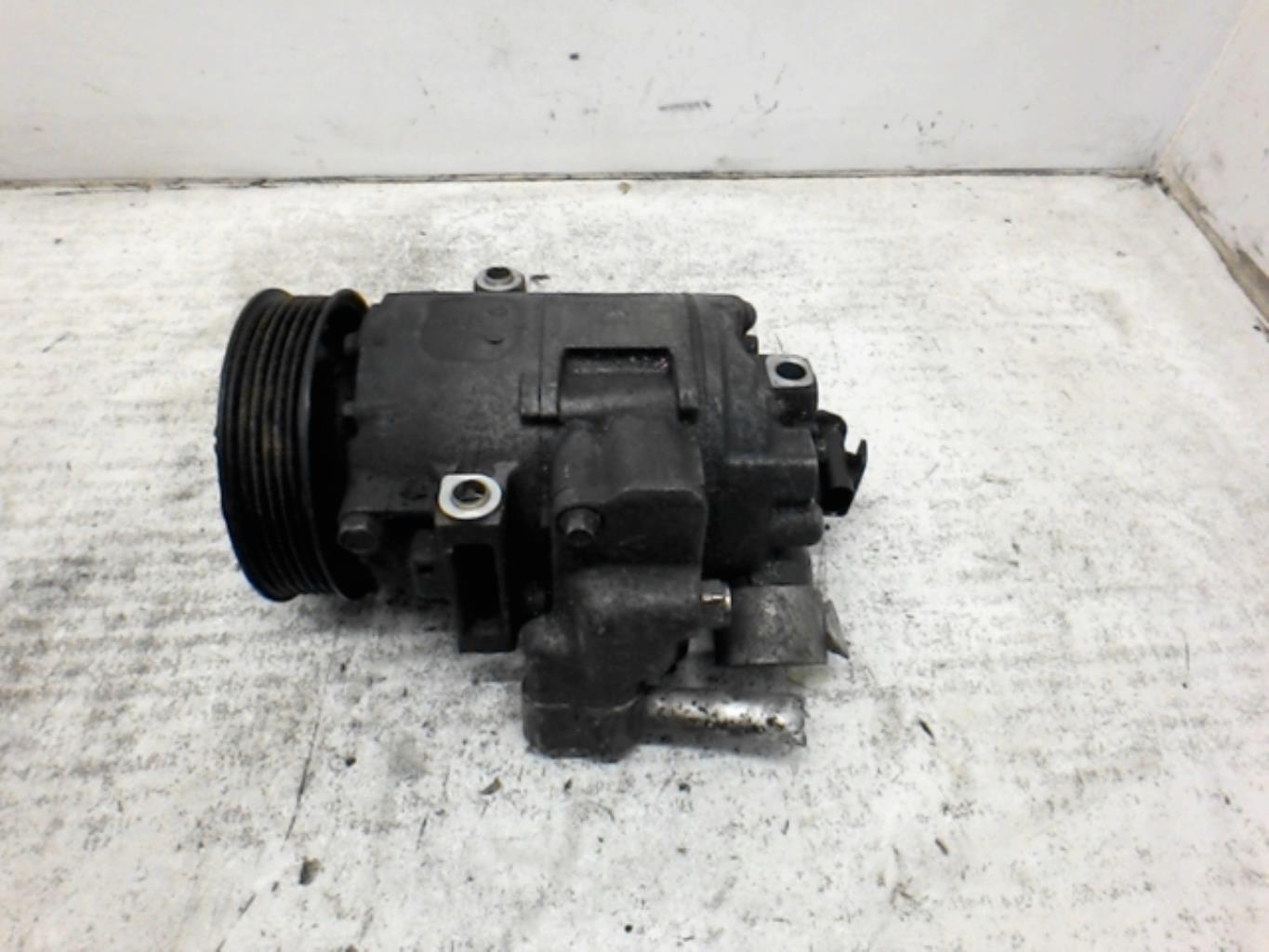 Compresseur clim VOLKSWAGEN POLO 4 PHASE 1 Essence - 1
