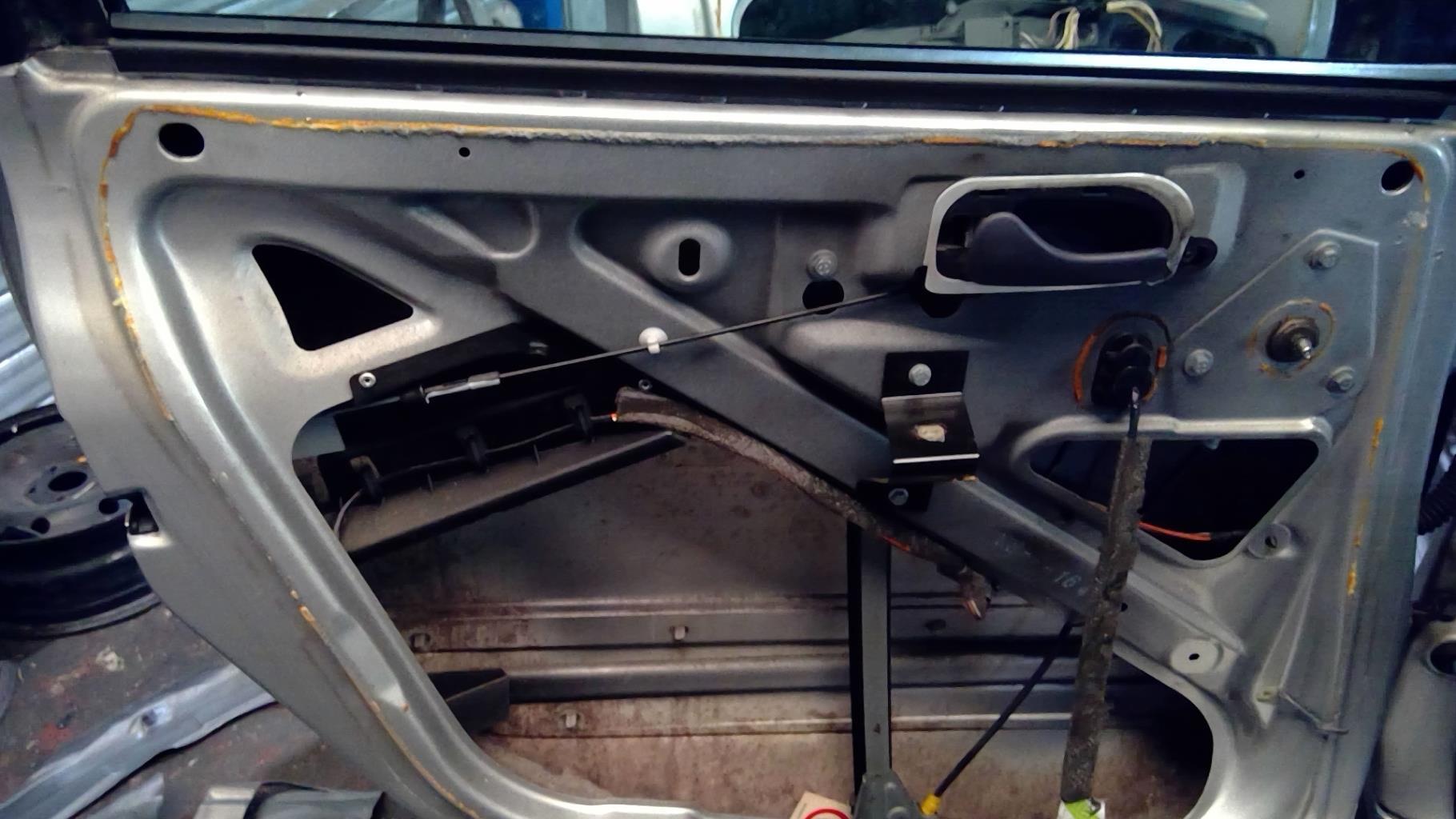 Serrure arriere gauche RENAULT ESPACE 3 Diesel - 1