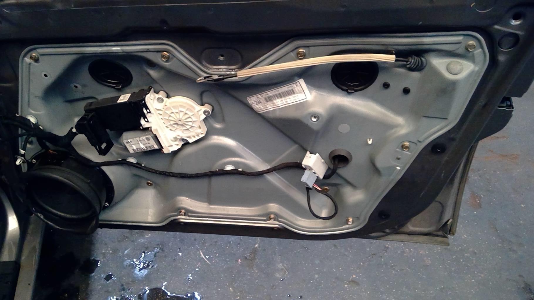 Serrure avant droit SEAT LEON 1 Diesel - 1