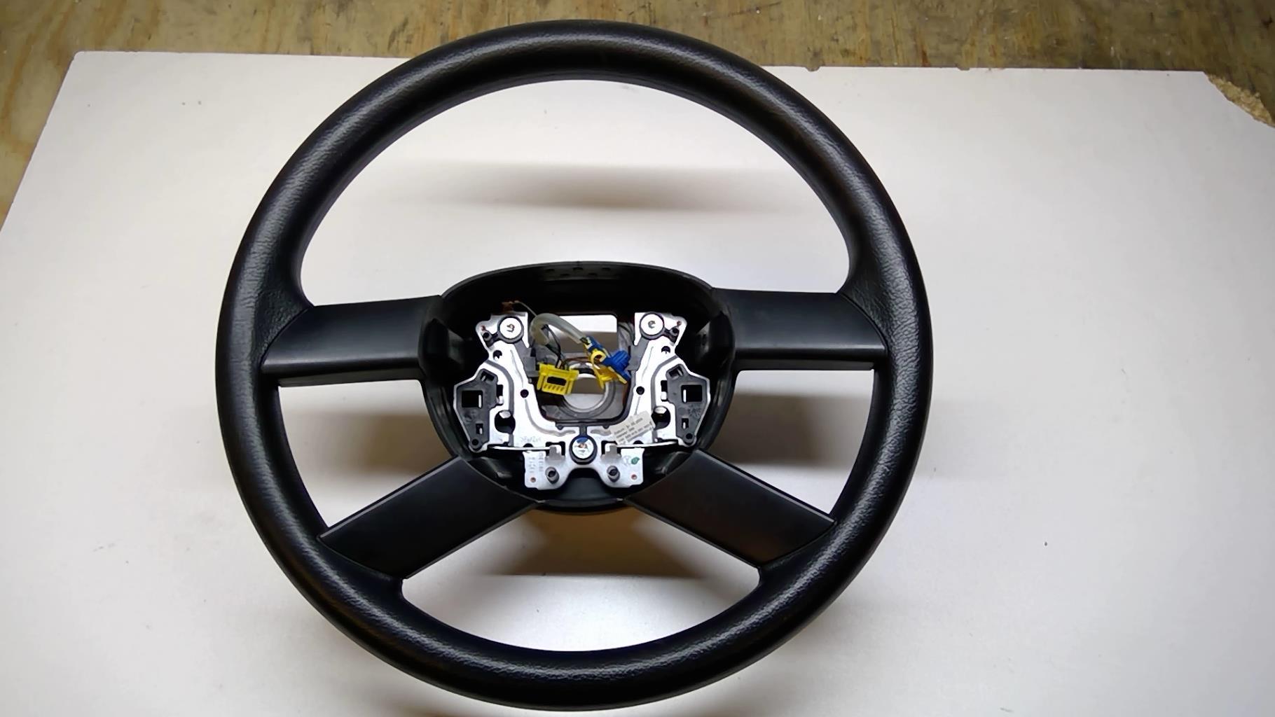 Volant VOLKSWAGEN FOX Essence - 1