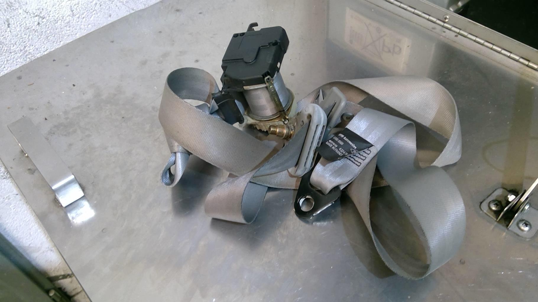 Ceinture avant droit RENAULT SCENIC 1 PHASE 2 Essence - 1