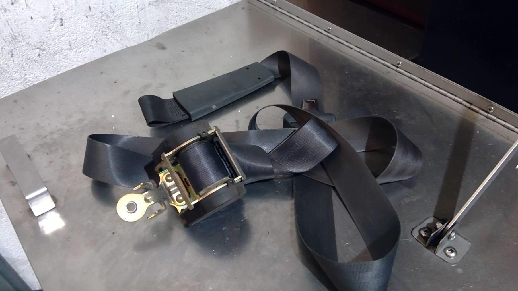 Ceinture avant droit RENAULT MEGANE 2 PHASE 1 CABRIOLET Diesel - 1