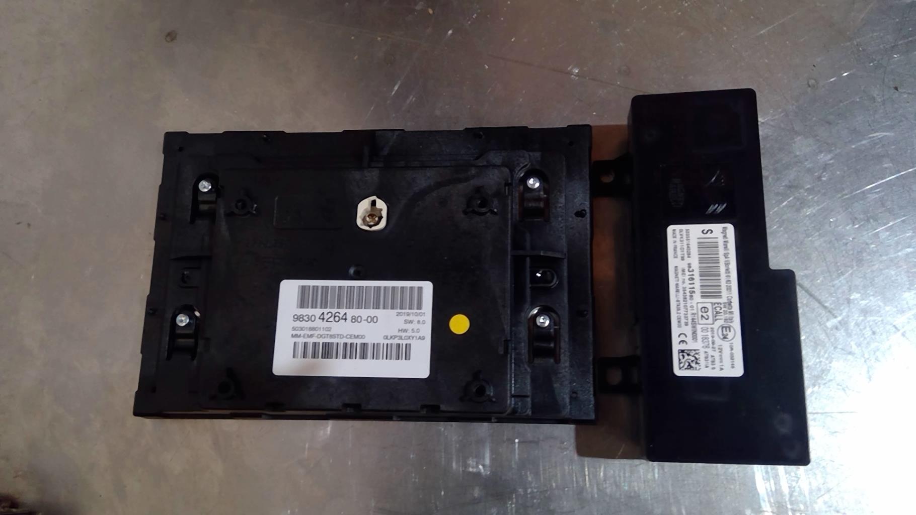 Ecran GPS PEUGEOT RIFTER Essence - 1