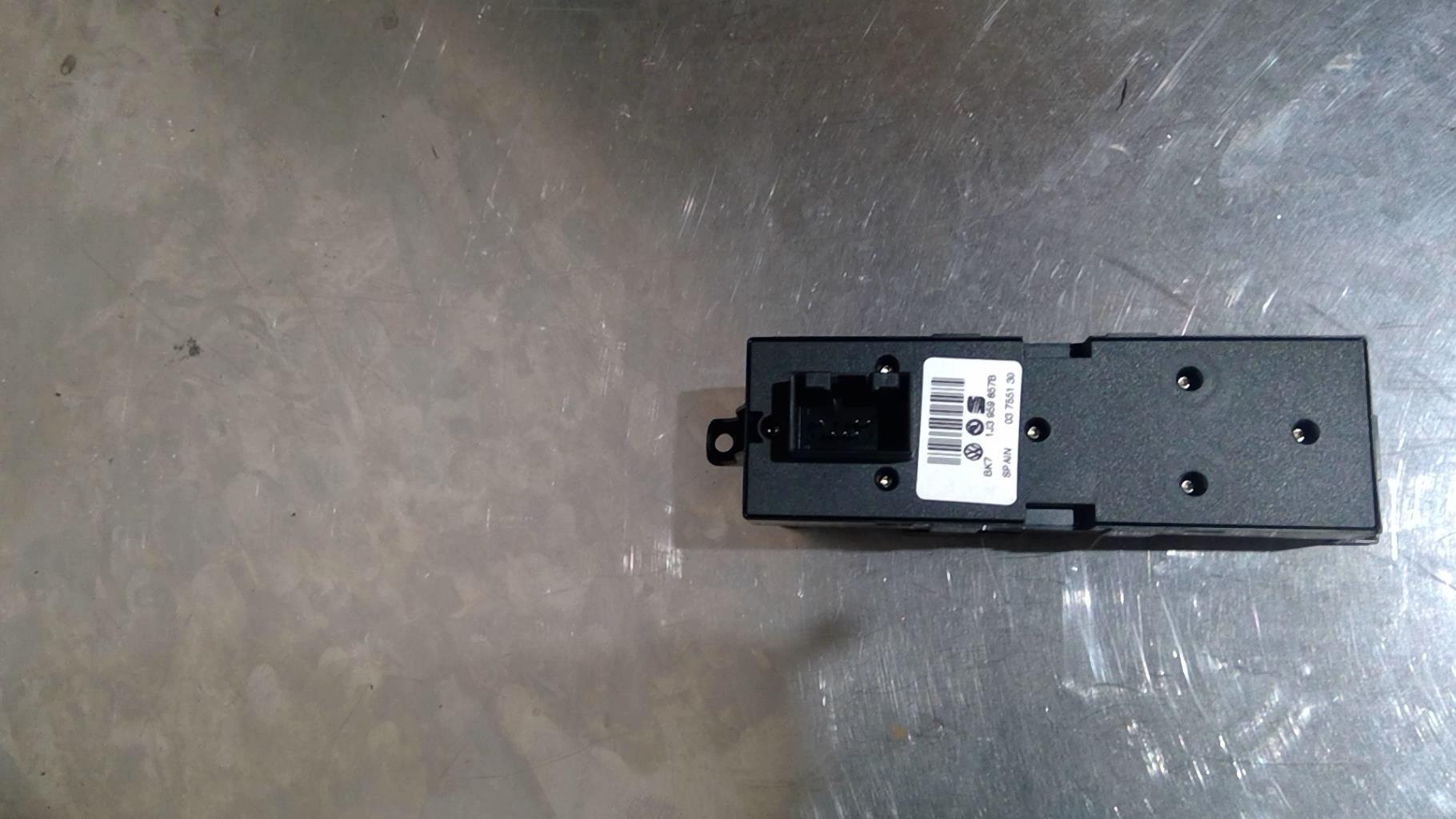 Interrupteur de leve vitre SEAT LEON 1 Diesel - 1