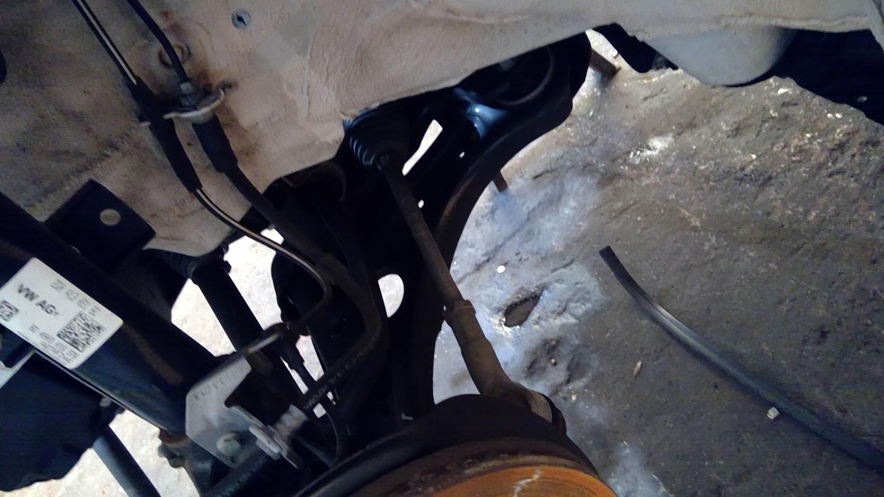 Triangle avant gauche VOLKSWAGEN POLO 6 PHASE 1 Diesel - 1