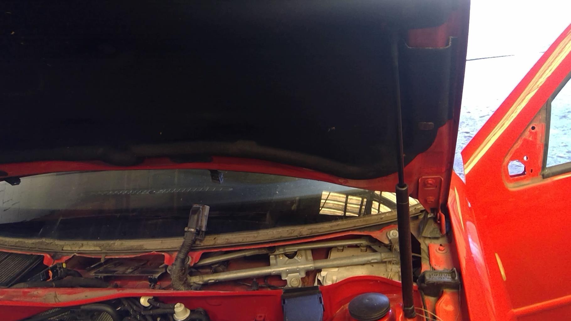 Verin de capot VOLKSWAGEN GOLF IV Diesel - 1