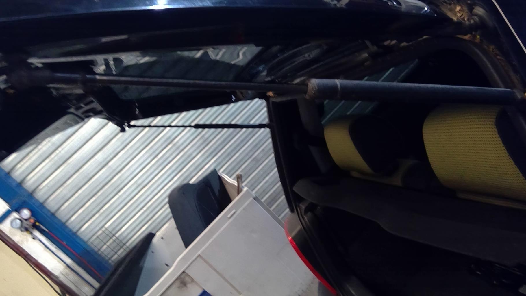 Verin de coffre VOLKSWAGEN LUPO Essence - 1