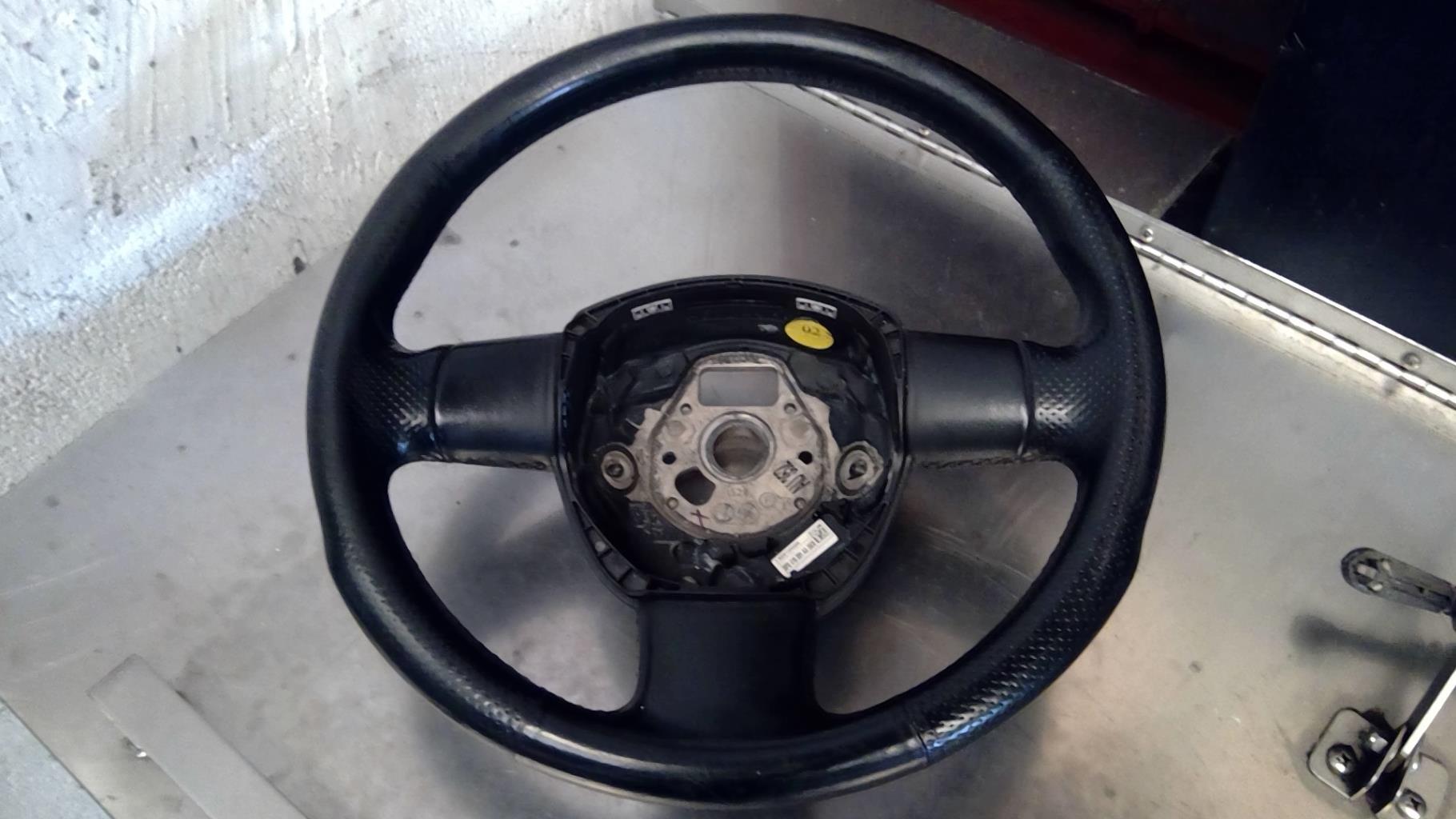 Volant AUDI A3 2 SPORTBACK PHASE 1 Diesel - 1